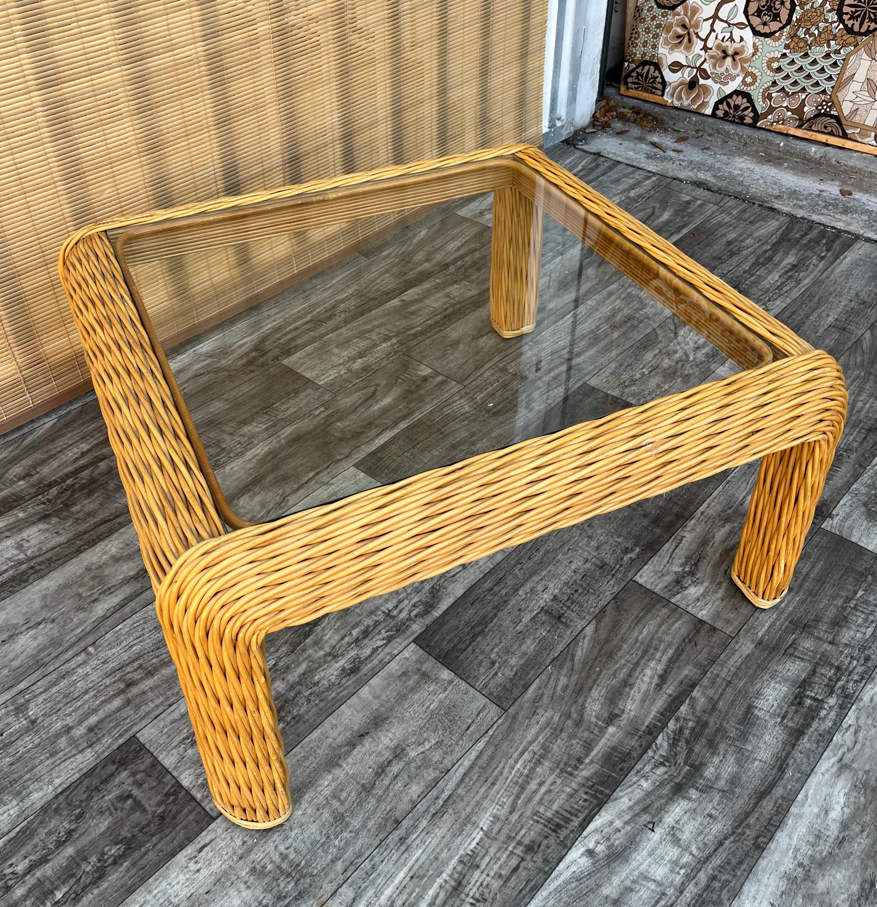 1980s Coastal Style Braided Pencil Reed Rattan Coffee / Cocktail Table For Sale 1