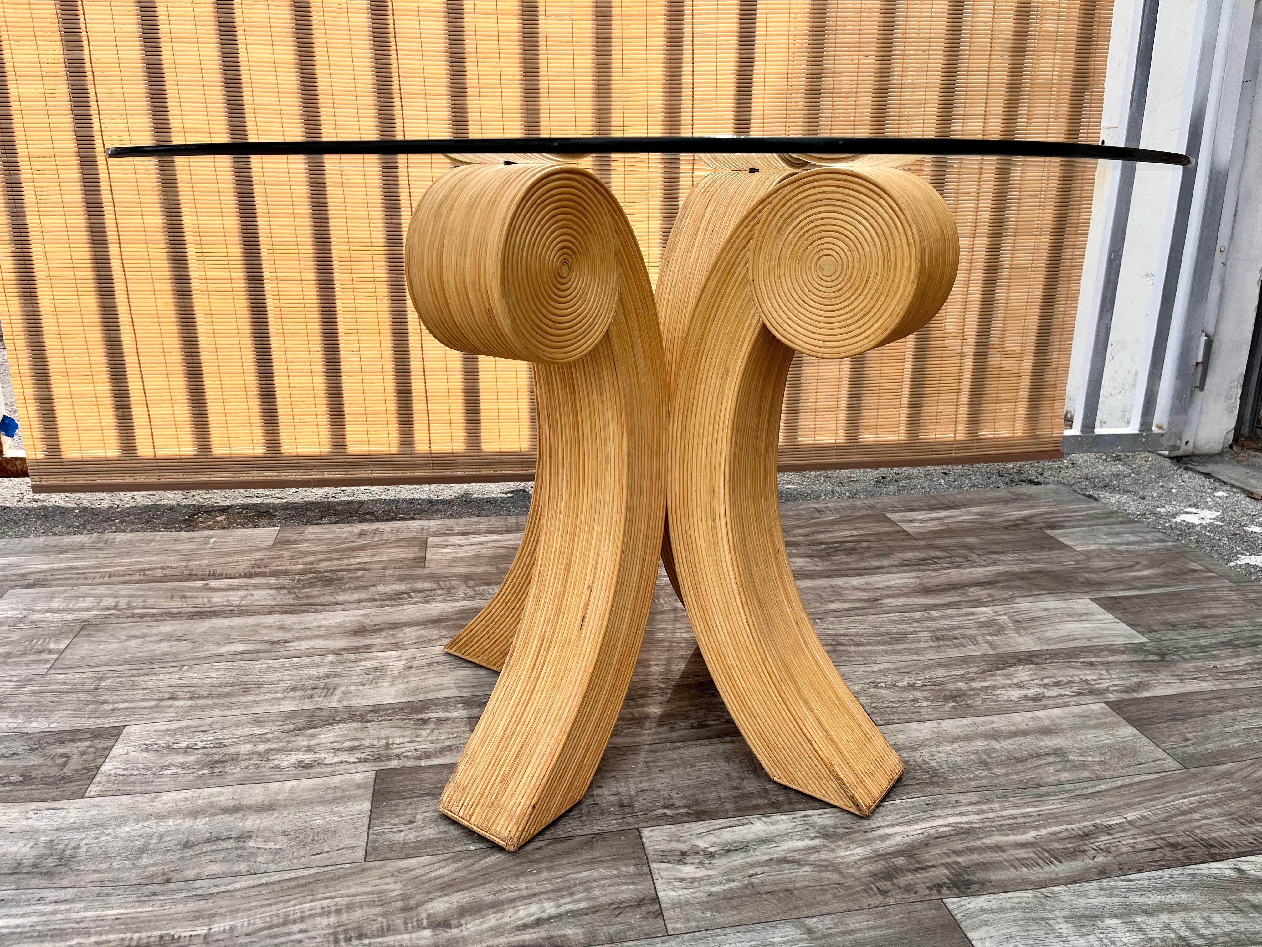1980s Coastal Style Pencil Reed Dining Set  In Good Condition For Sale In Miami, FL