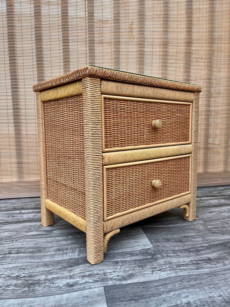 1980s Coastal Style Wicker Nightstand by Henry Link for Lexington Furniture In Good Condition For Sale In Miami, FL