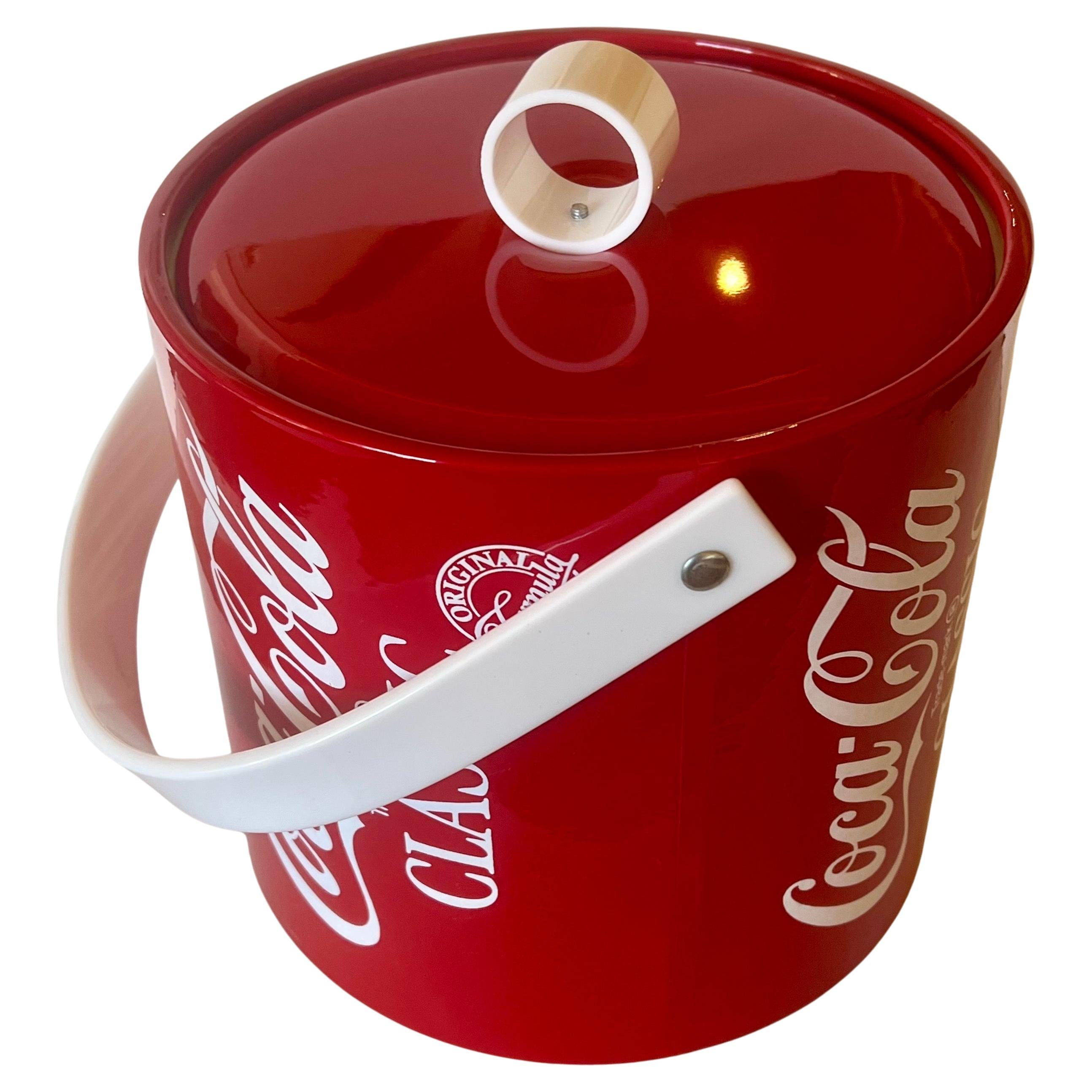 Ein sehr sammelwürdiges Original Coca Cola, Eiskübel nie benutzt in seiner Box, Schaumstoff super cool und seltenes Element.