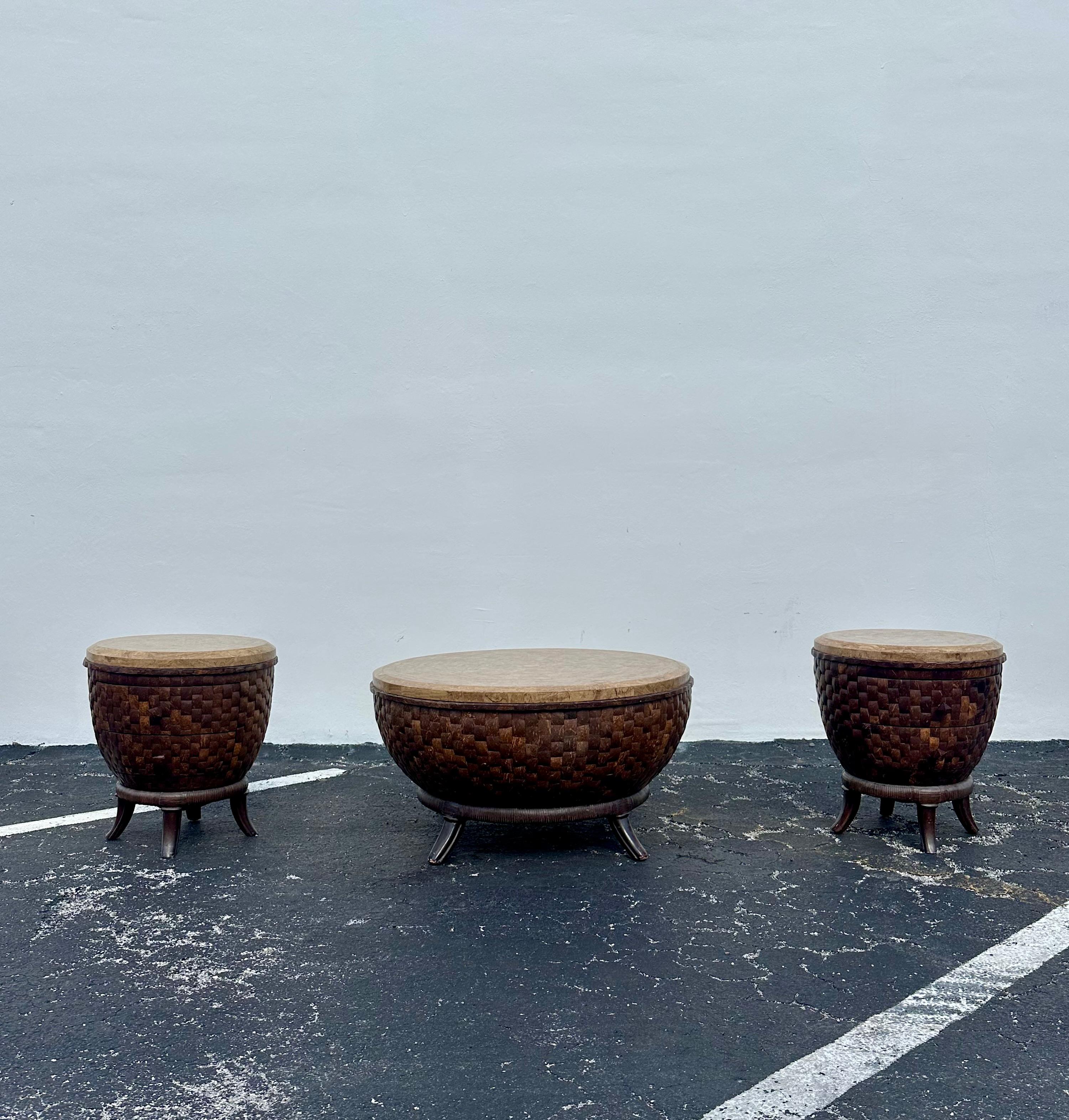 Mesa de centro escultórica de madera de coco de los años 80 en venta 5