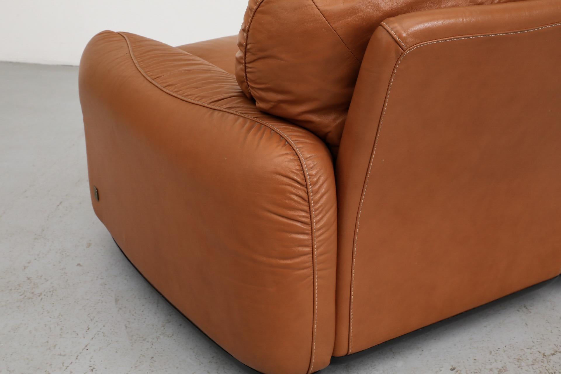Divano a 3 posti Piumotto in pelle cognac anni '80 di Arrigo Arrigoni per Busnelli anni '80 in vendita 6