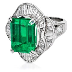 1980s Colombian 9.59 Carat Emerald Diamond Platinum Ballerina Cocktail Ring GRS