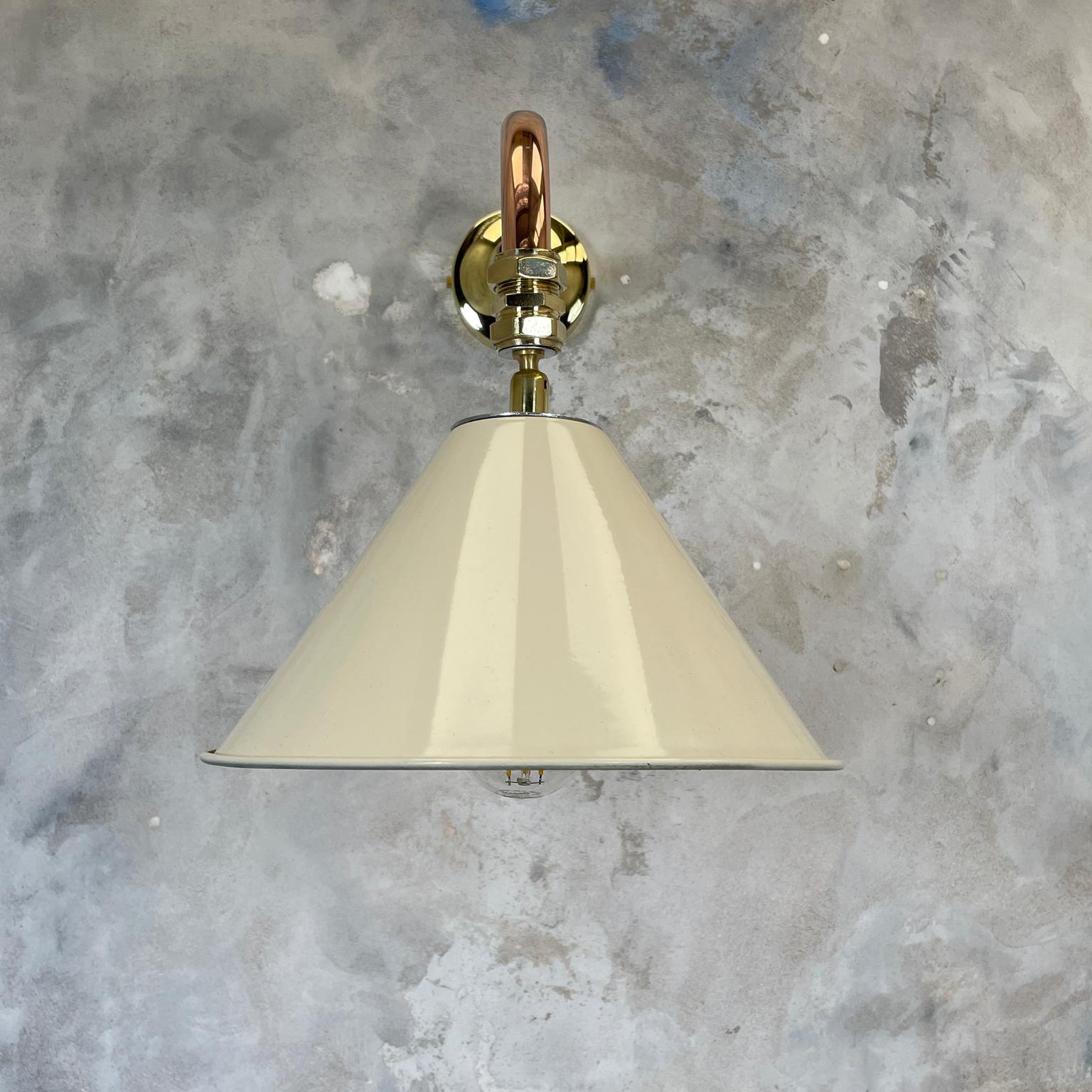1980's Copper & Brass Cantilever Lamp Cream British Army Lamp Shade For Sale 12