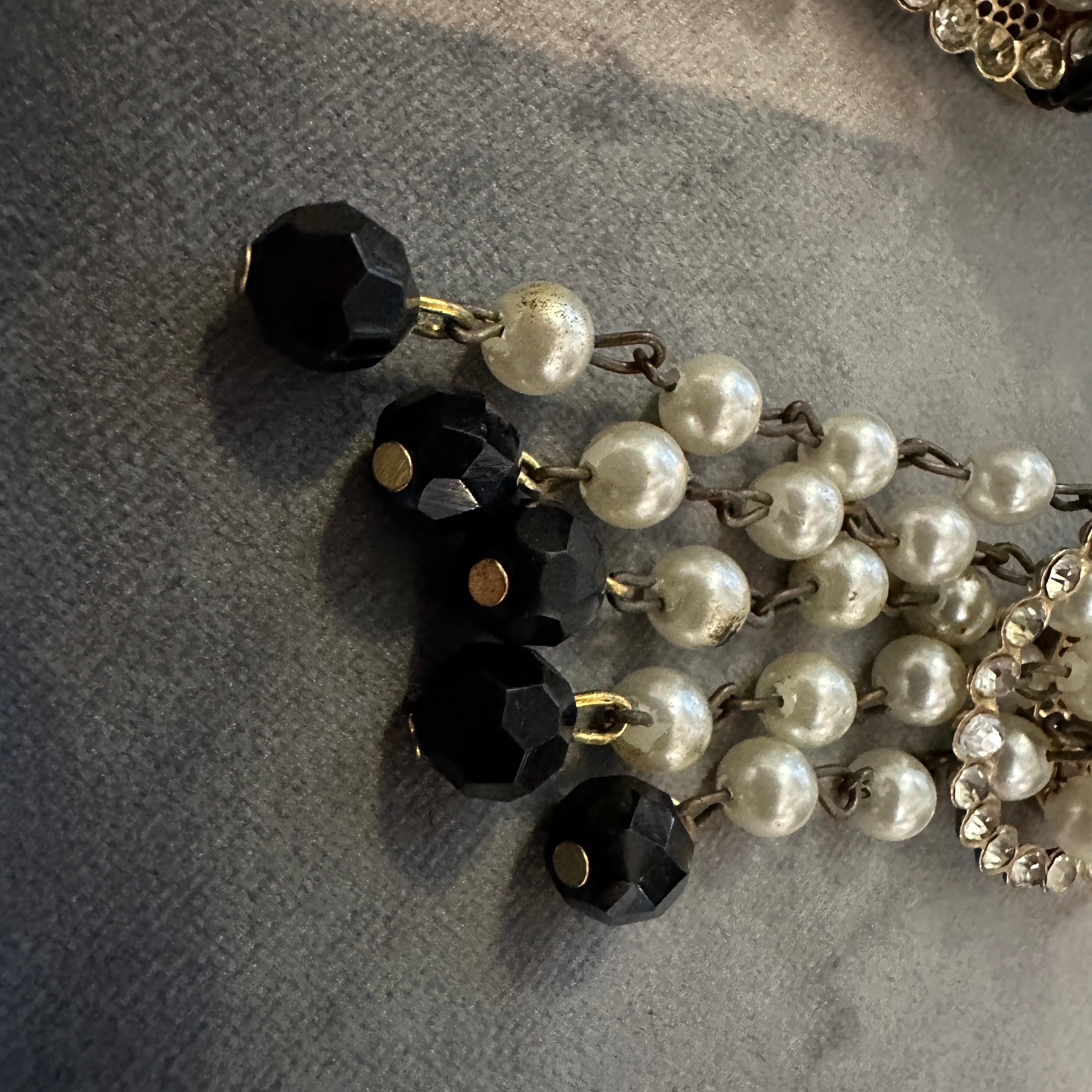 Round Cut 1980s Costume Jewelry Black Bead and Cream Pearls Italian Clip-on Earrings For Sale