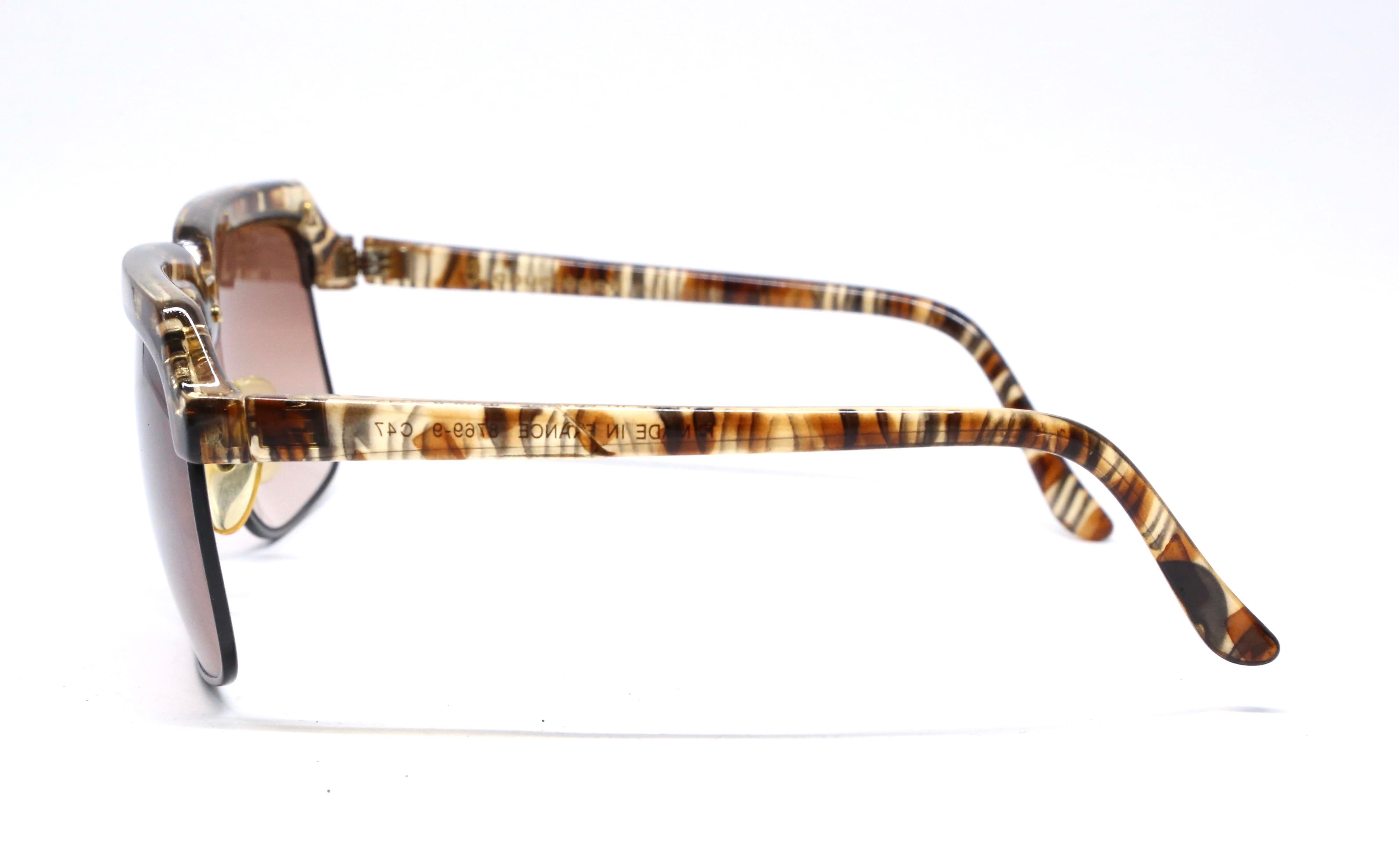 1980's COURREGES tortoise plastic and metal sunglasses In Good Condition For Sale In San Fransisco, CA