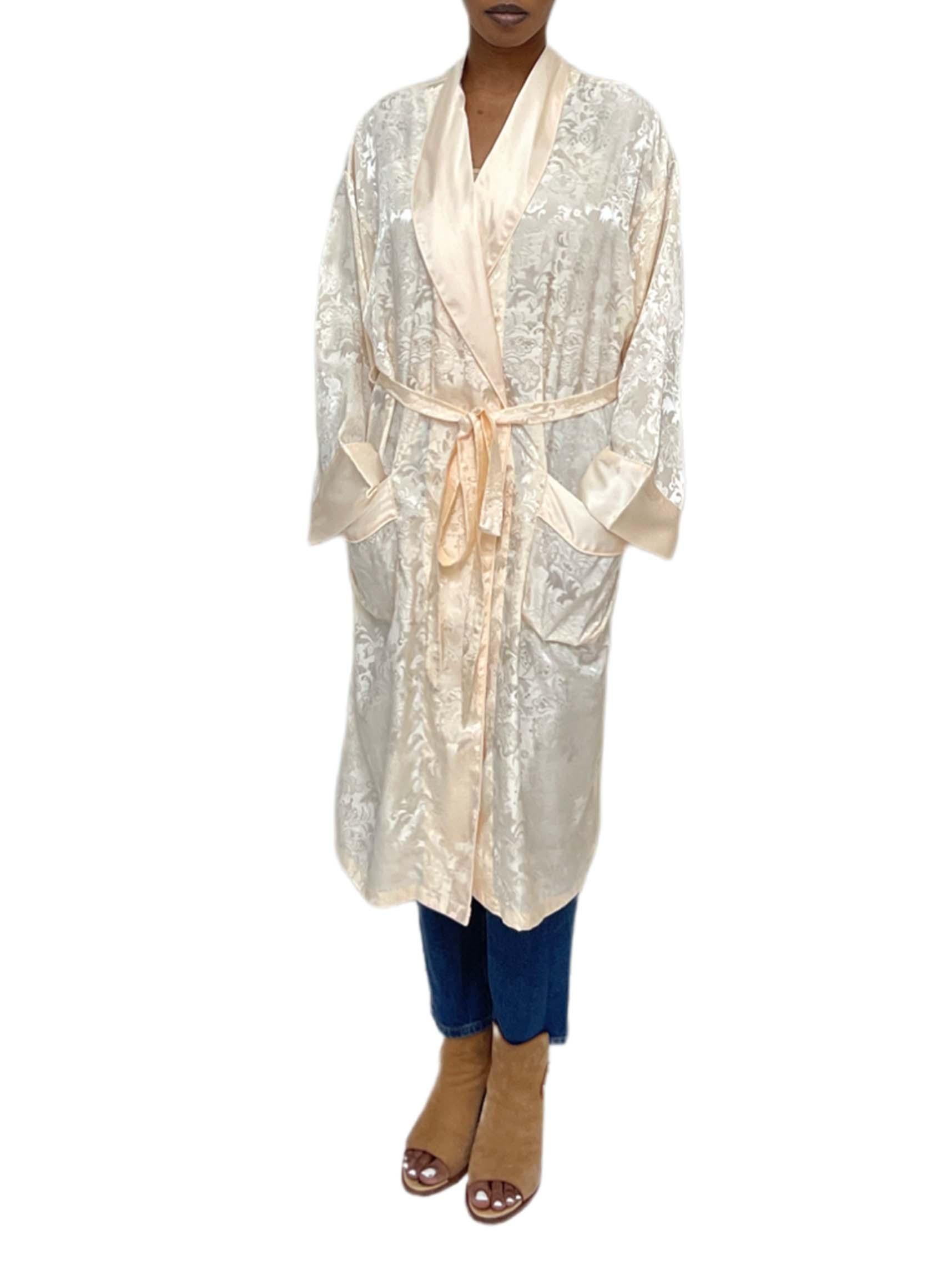 1980S Cream Silk Jacquard Robe In Excellent Condition For Sale In New York, NY