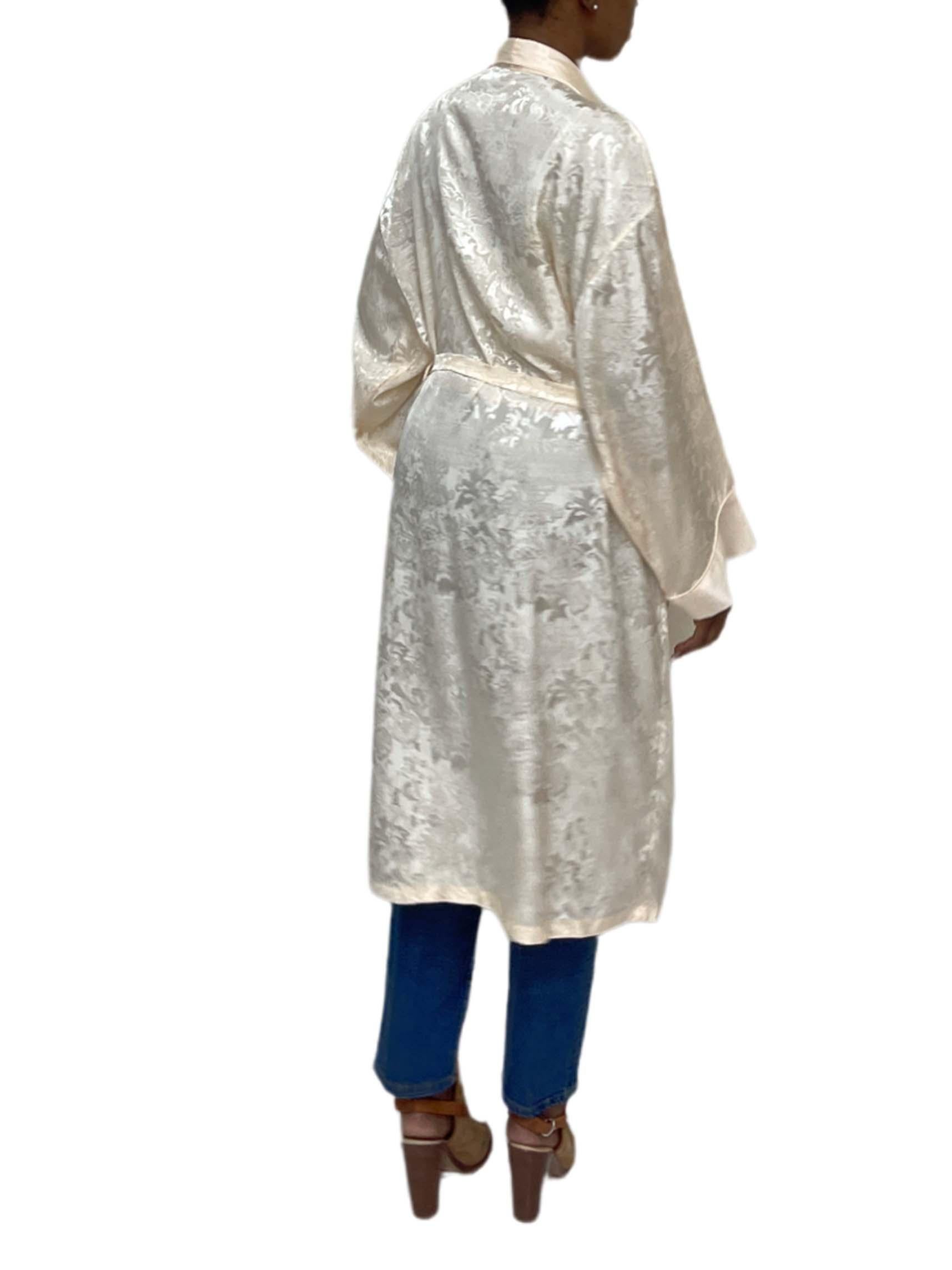 1980S Cream Silk Jacquard Robe For Sale 4