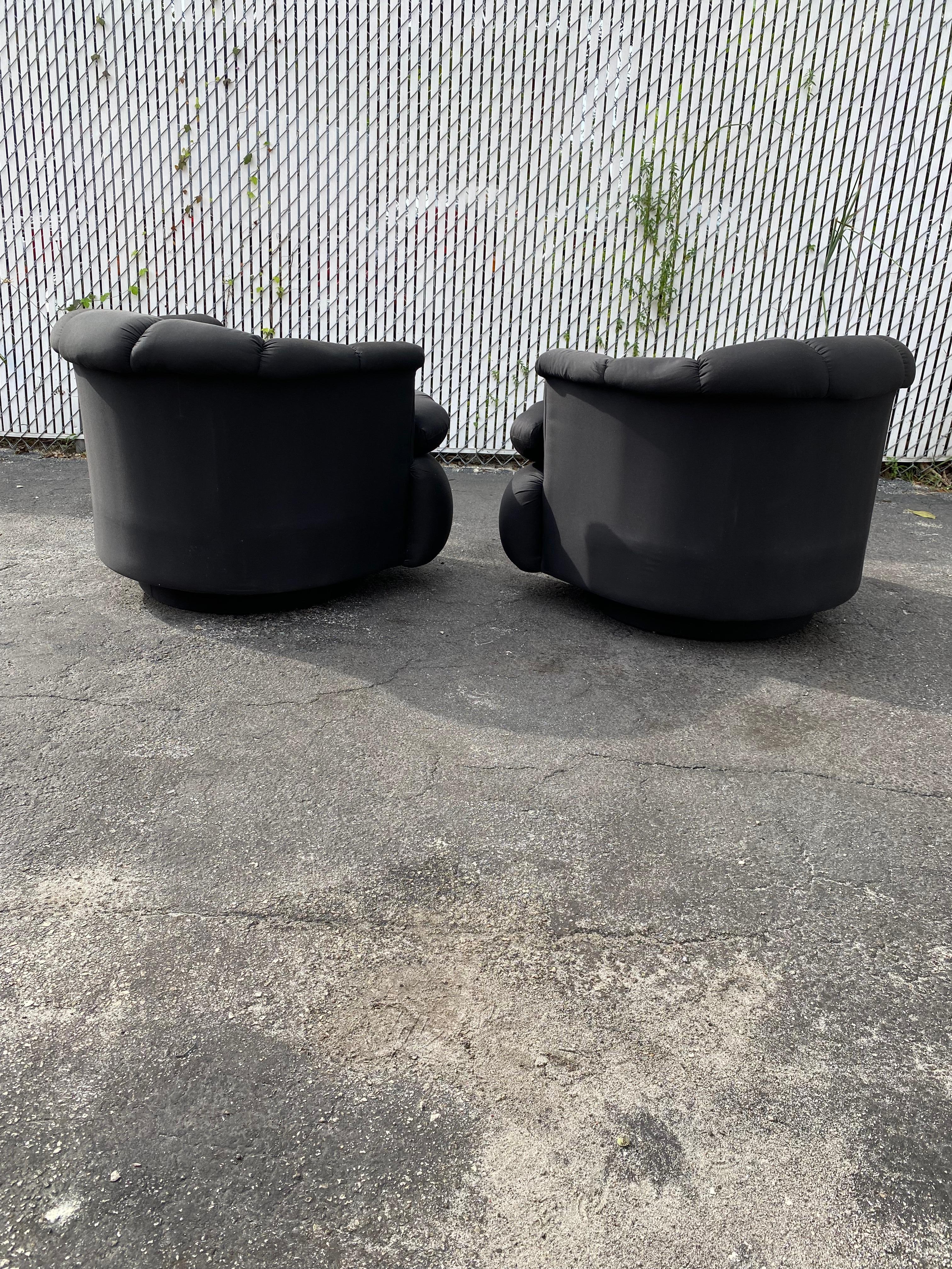 1980s Croissant Tufted Channeled Swivel Chairs, Set of 2 In Good Condition For Sale In Fort Lauderdale, FL