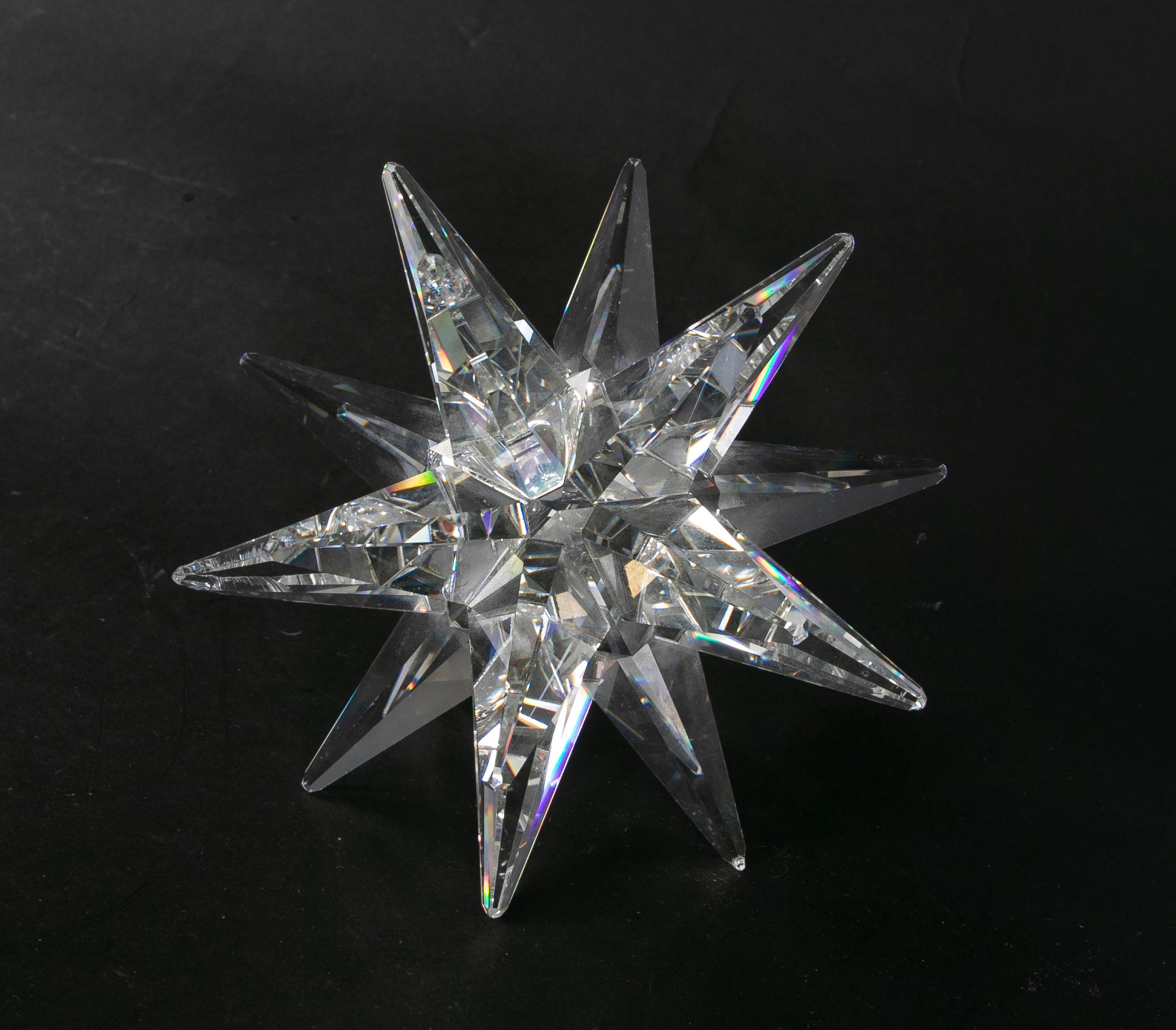 1980s Crystal Paperweight in the Shape of a Star  For Sale 5