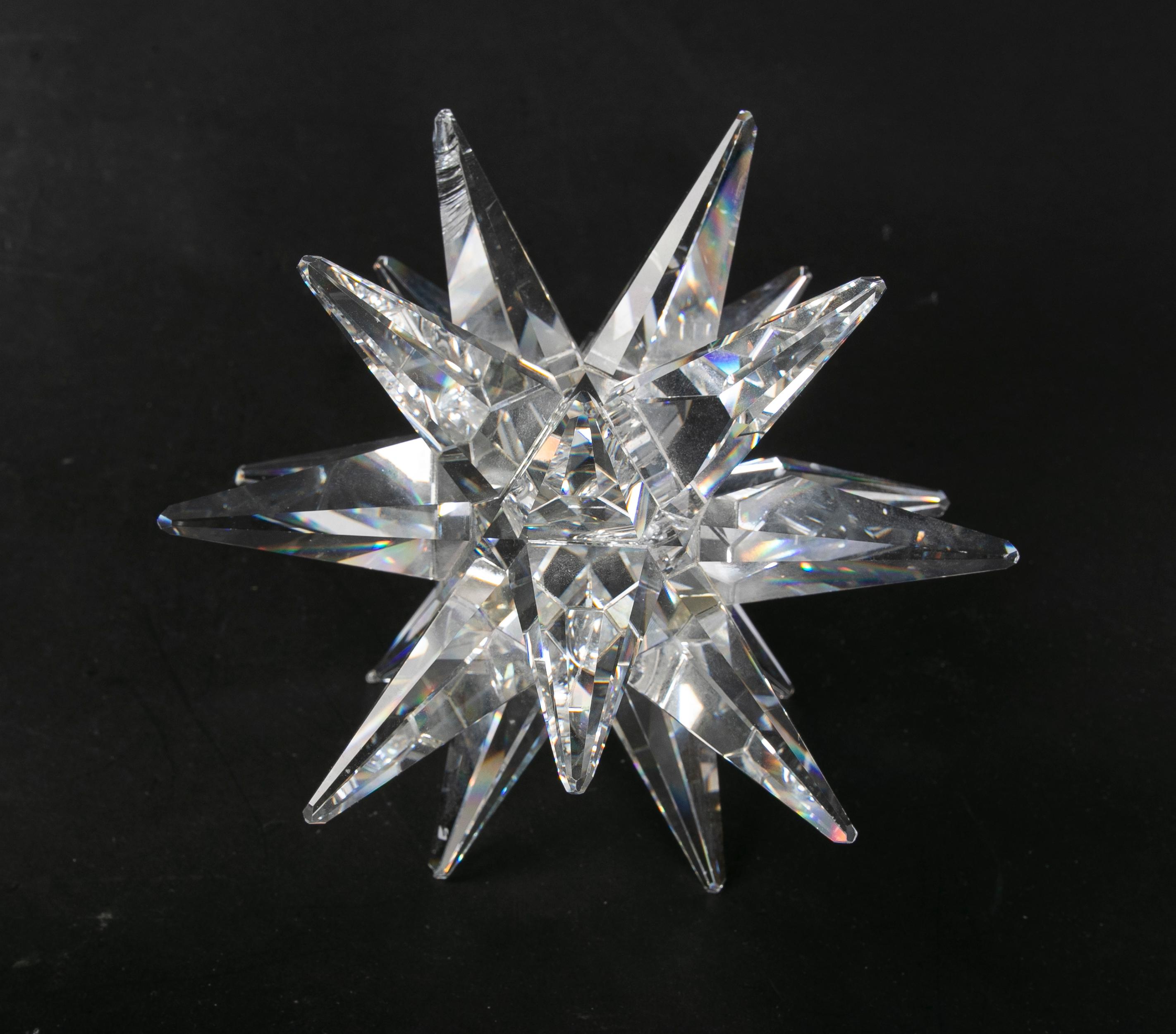 1980s Crystal Paperweight in the Shape of a Star  In Good Condition For Sale In Marbella, ES