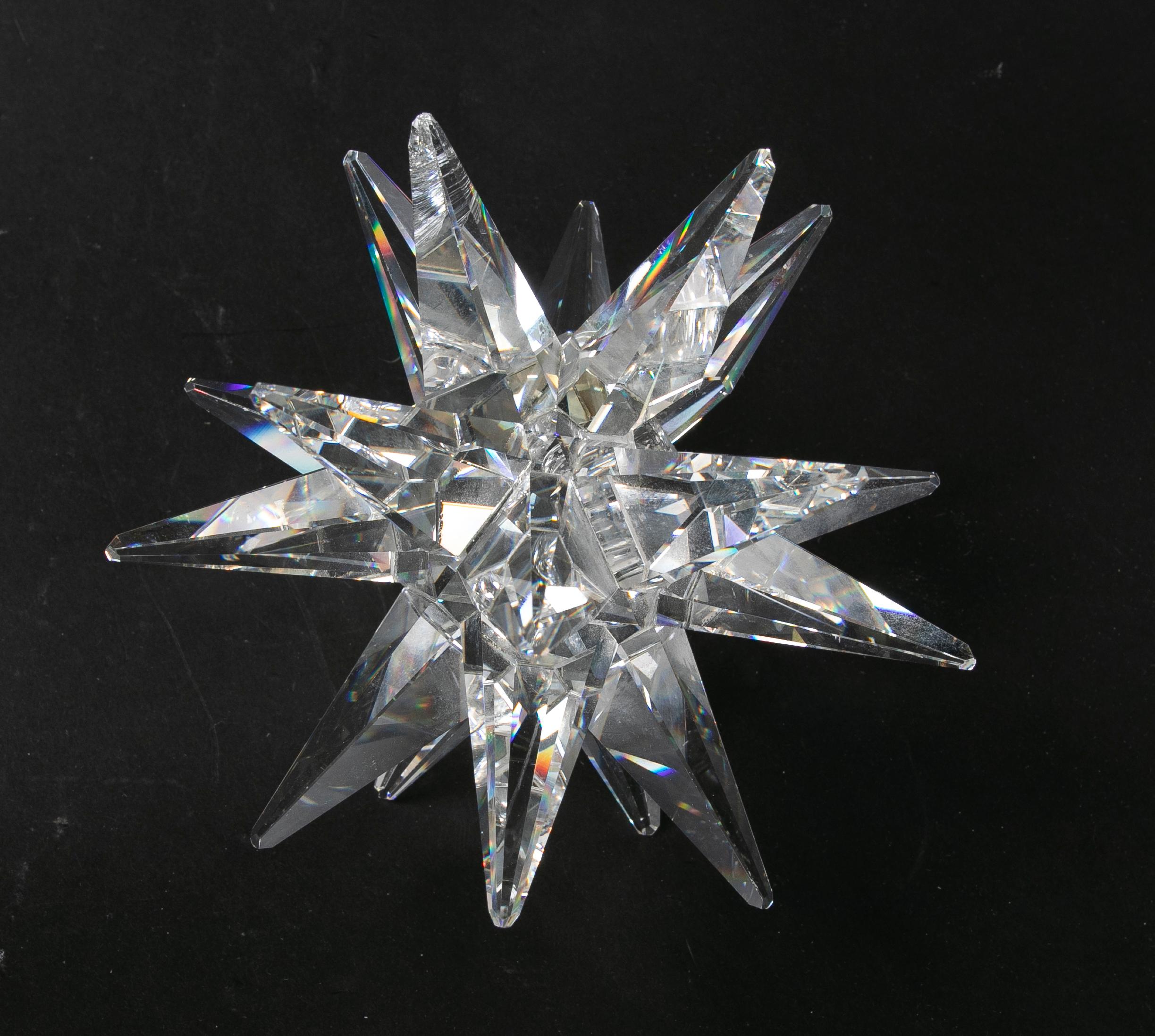 1980s Crystal Paperweight in the Shape of a Star  For Sale 1