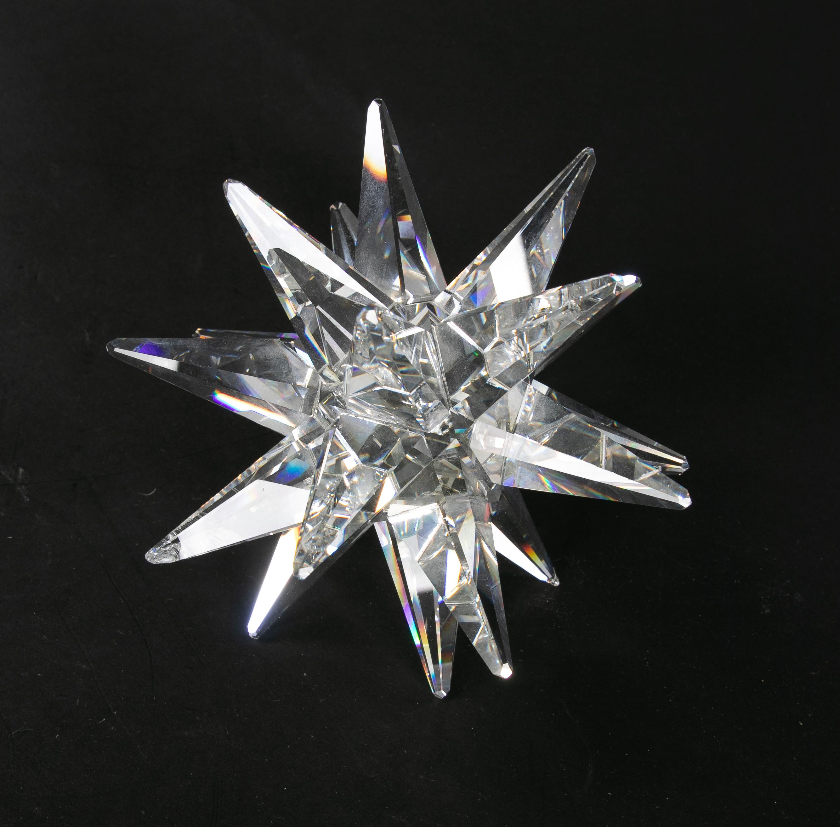 1980s Crystal Paperweight in the Shape of a Star  For Sale 2