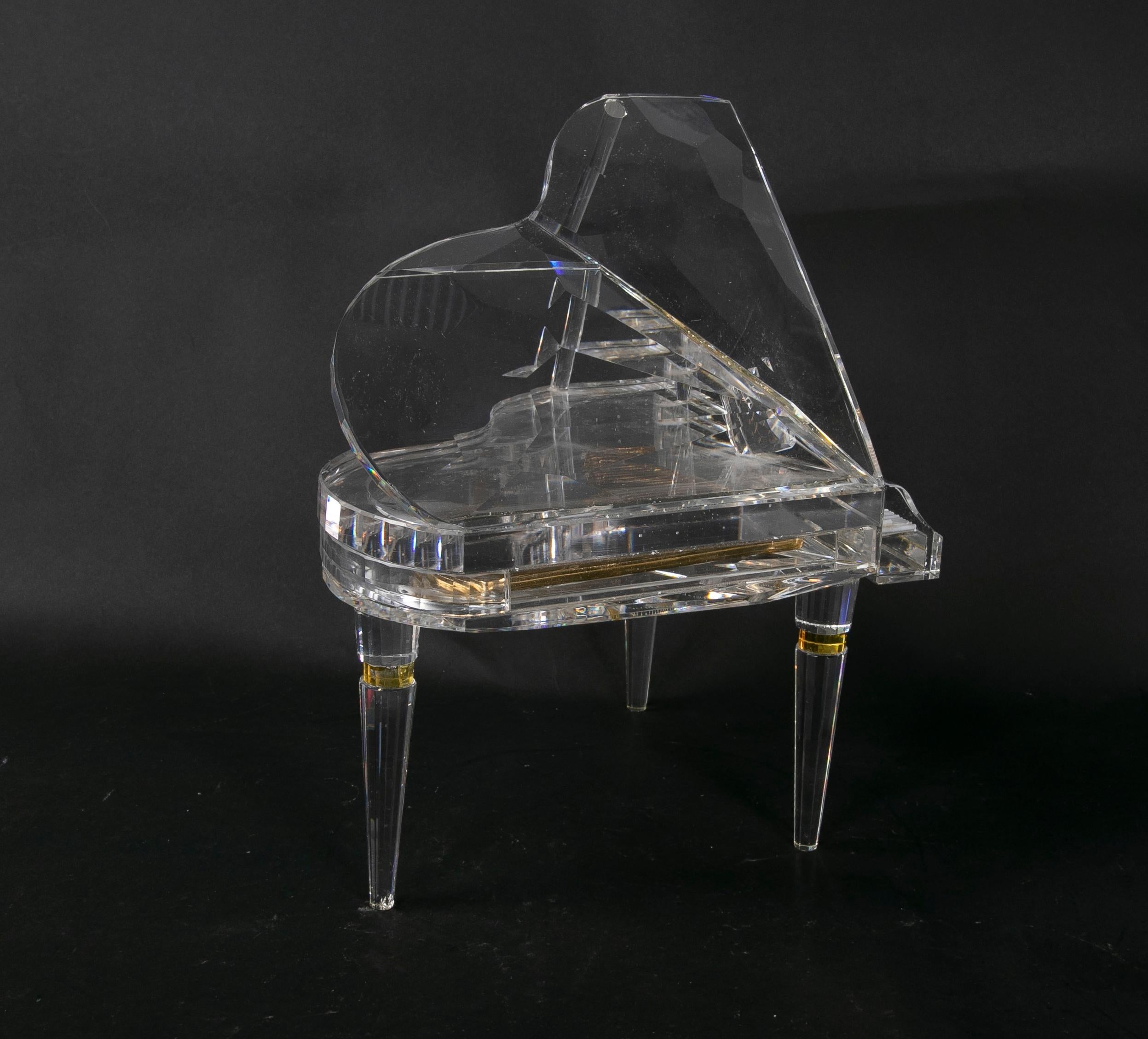 1980s Crystal Sculpture of Piano with Metal Parts  In Good Condition For Sale In Marbella, ES