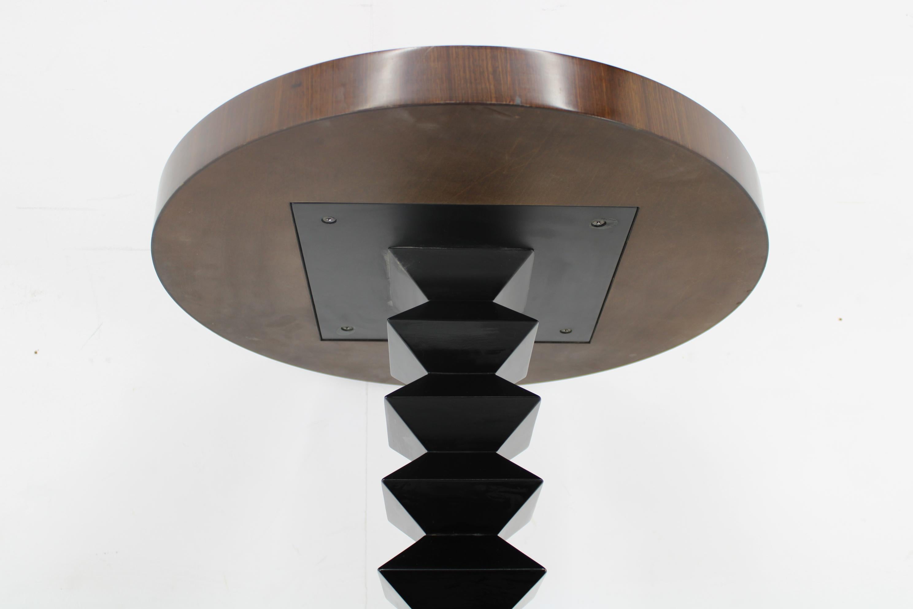 1980s Cubistic Shaped Round Coffee Table, 10 items available For Sale 3