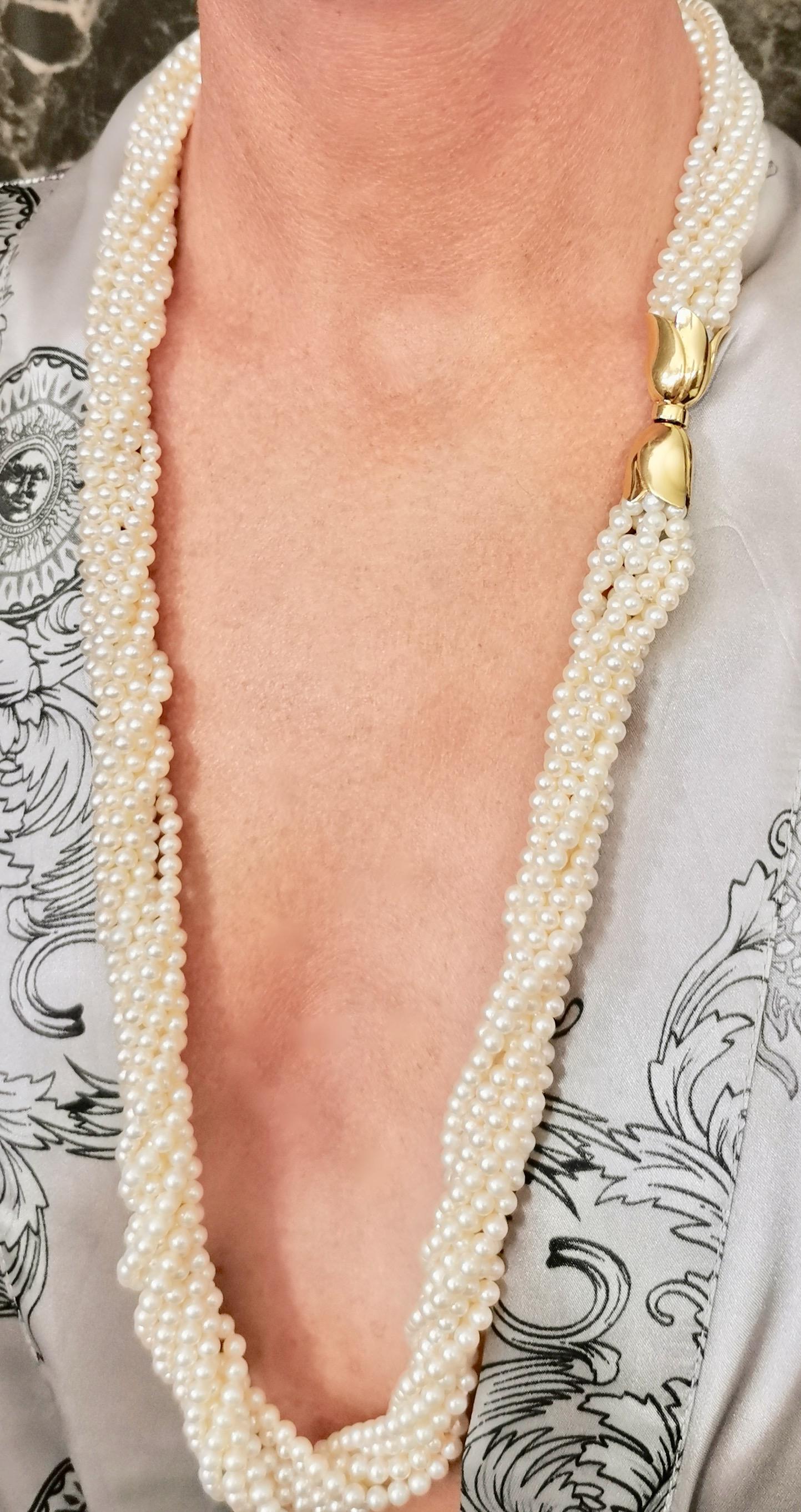1980s Cultured Pearl Yellow Gold 18 Karat Clasp Sautoir Necklace In Excellent Condition For Sale In Geneva, CH