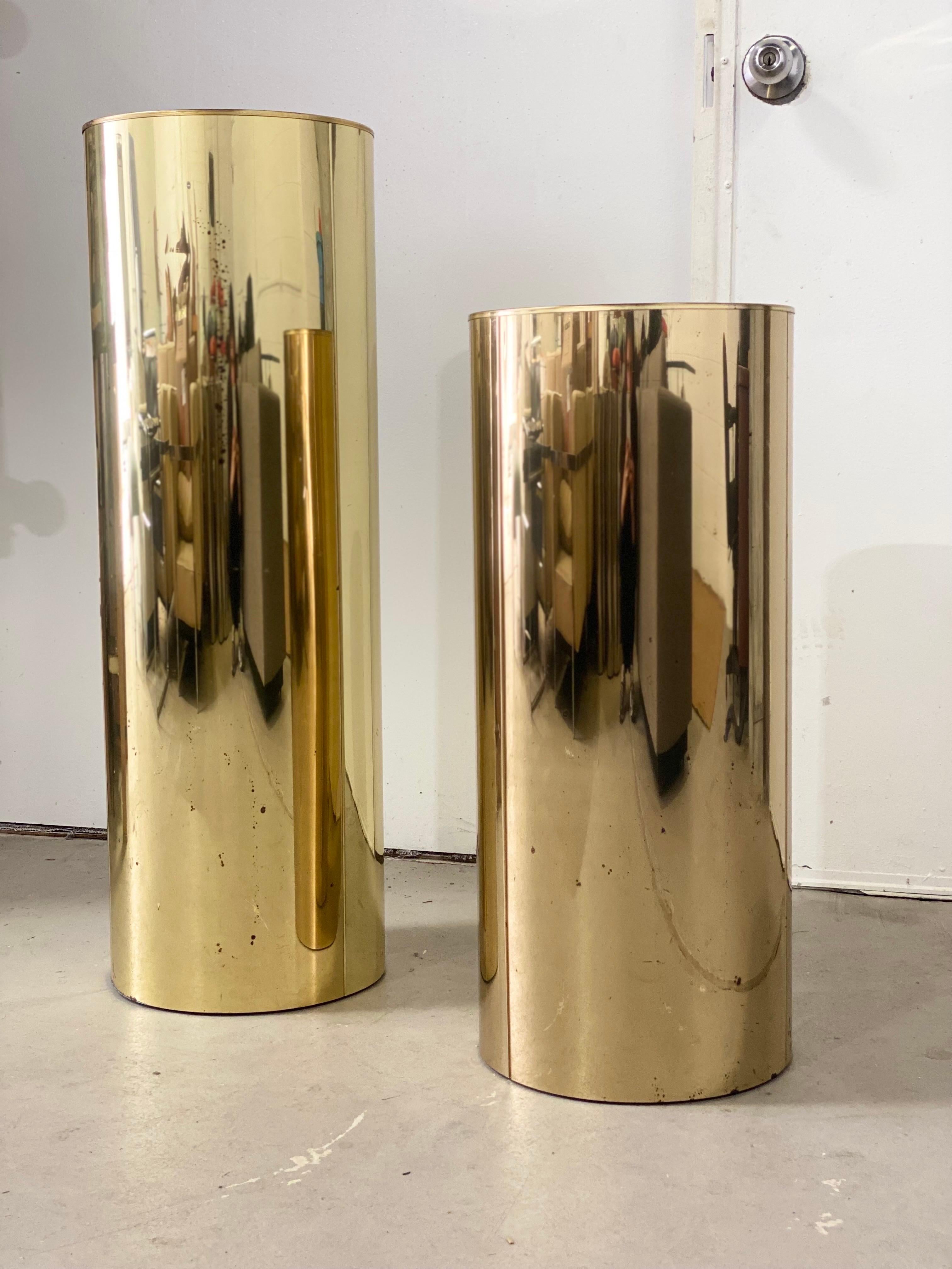 Laiton 1980 Curtis Jere Round Brass Display Pedestals - a Set 
