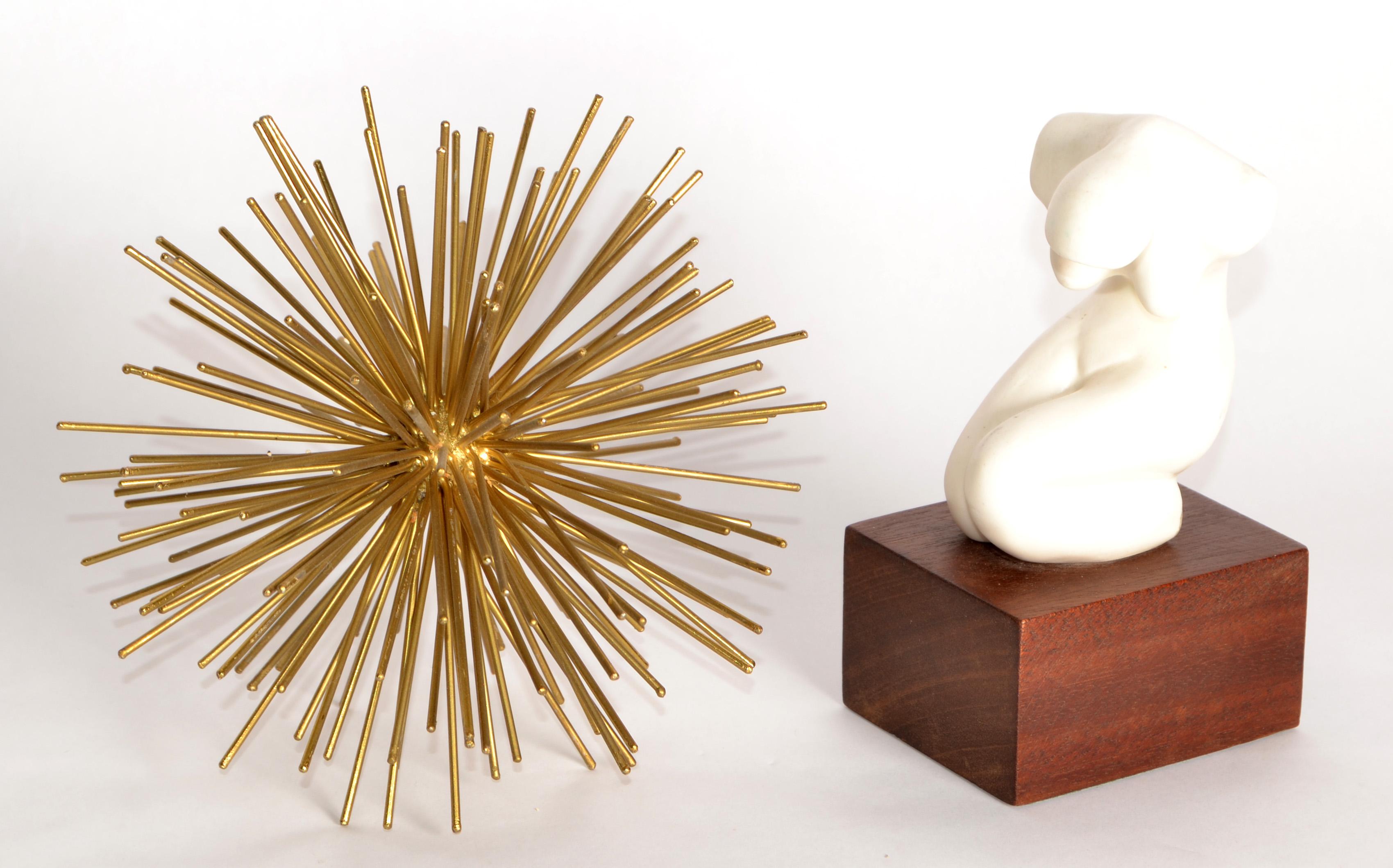 Placcato Scultura in metallo con piastra d'ottone degli anni '80 in stile Curtis Jere, a forma di stella di pom pom. in vendita