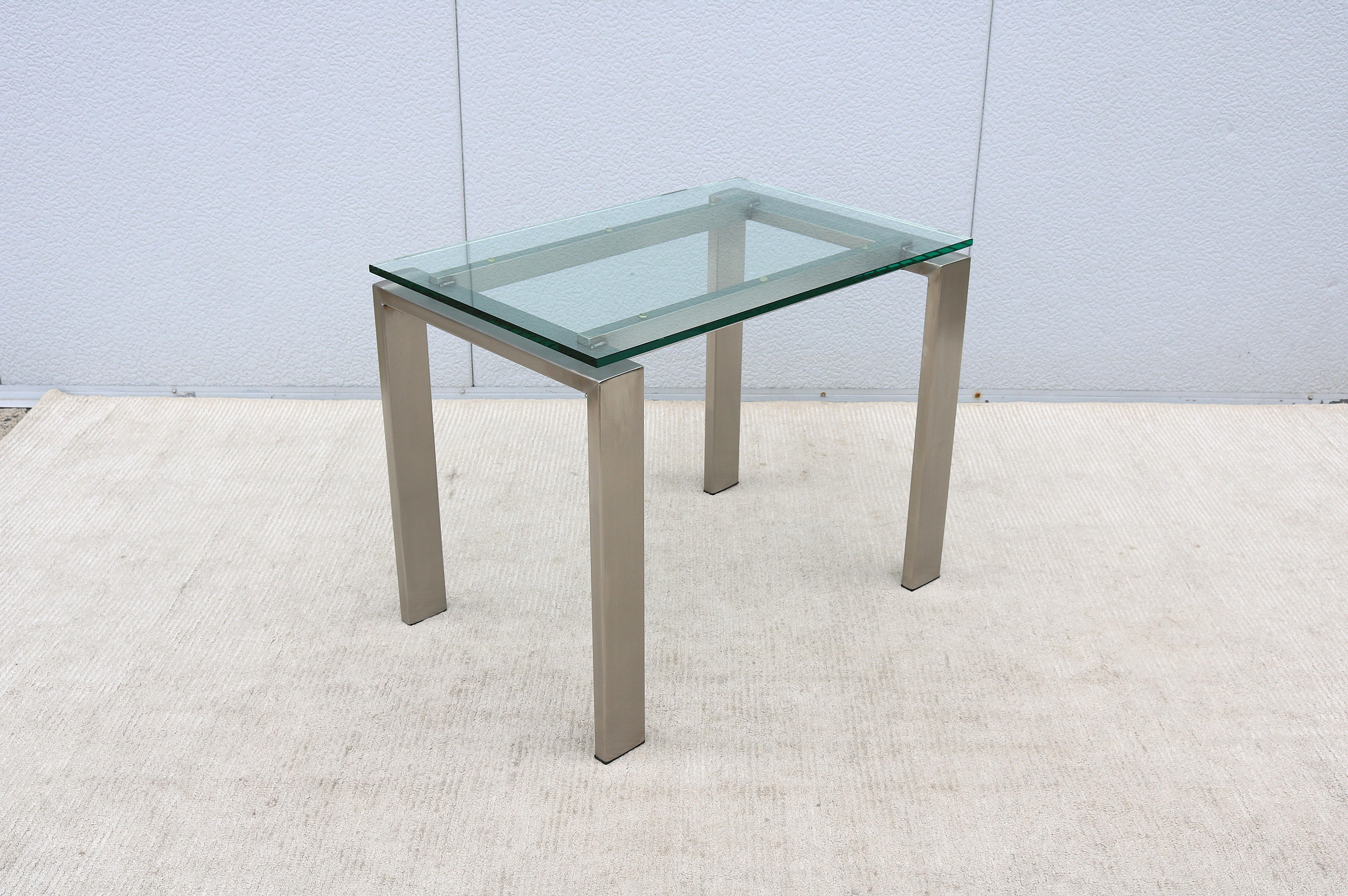 Table d'appoint rectangulaire faite sur mesure en acier inoxydable brossé et verre transparent des années 1980 en vente 7