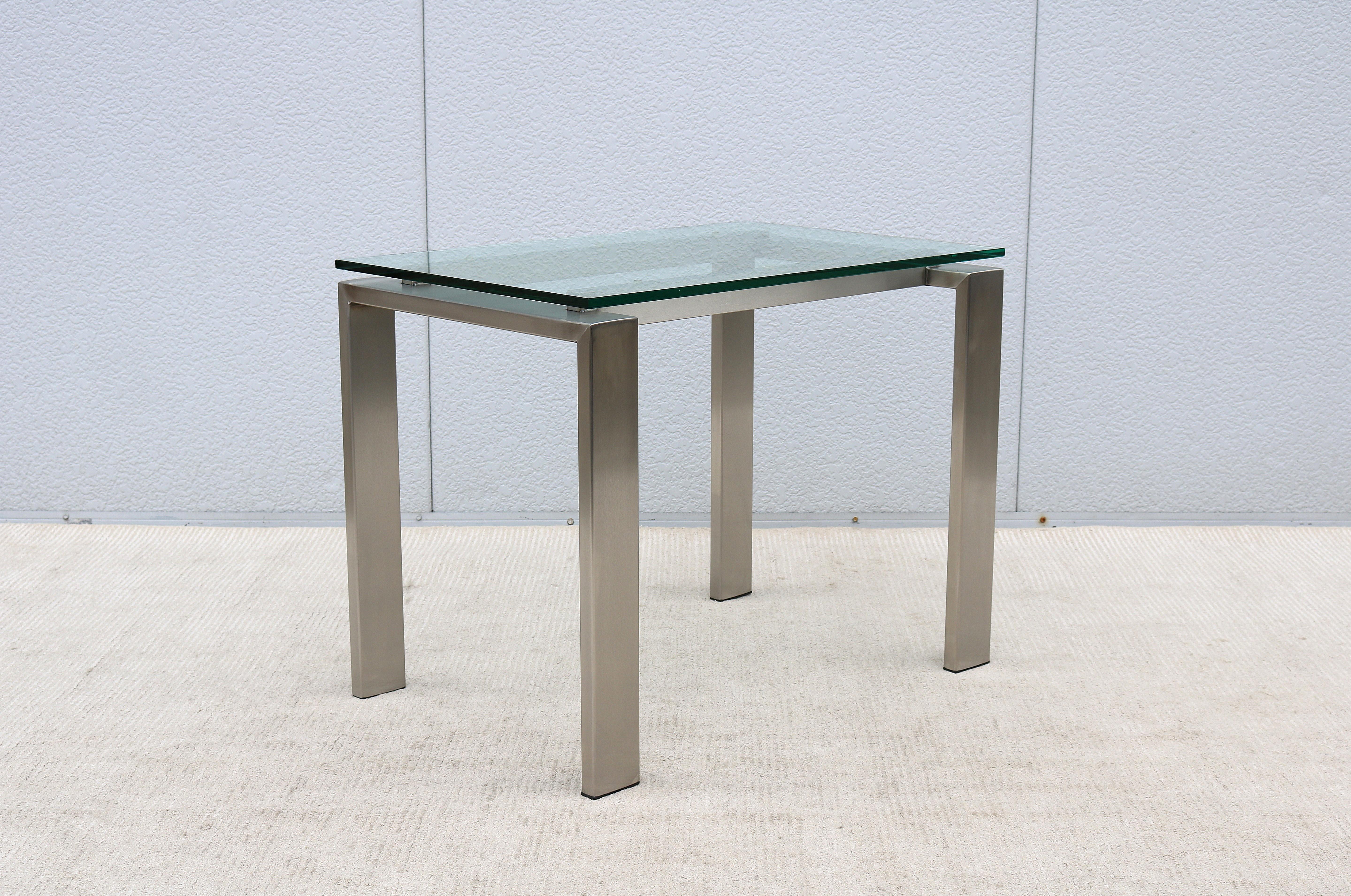 Table d'appoint rectangulaire faite sur mesure en acier inoxydable brossé et verre transparent des années 1980 en vente 9