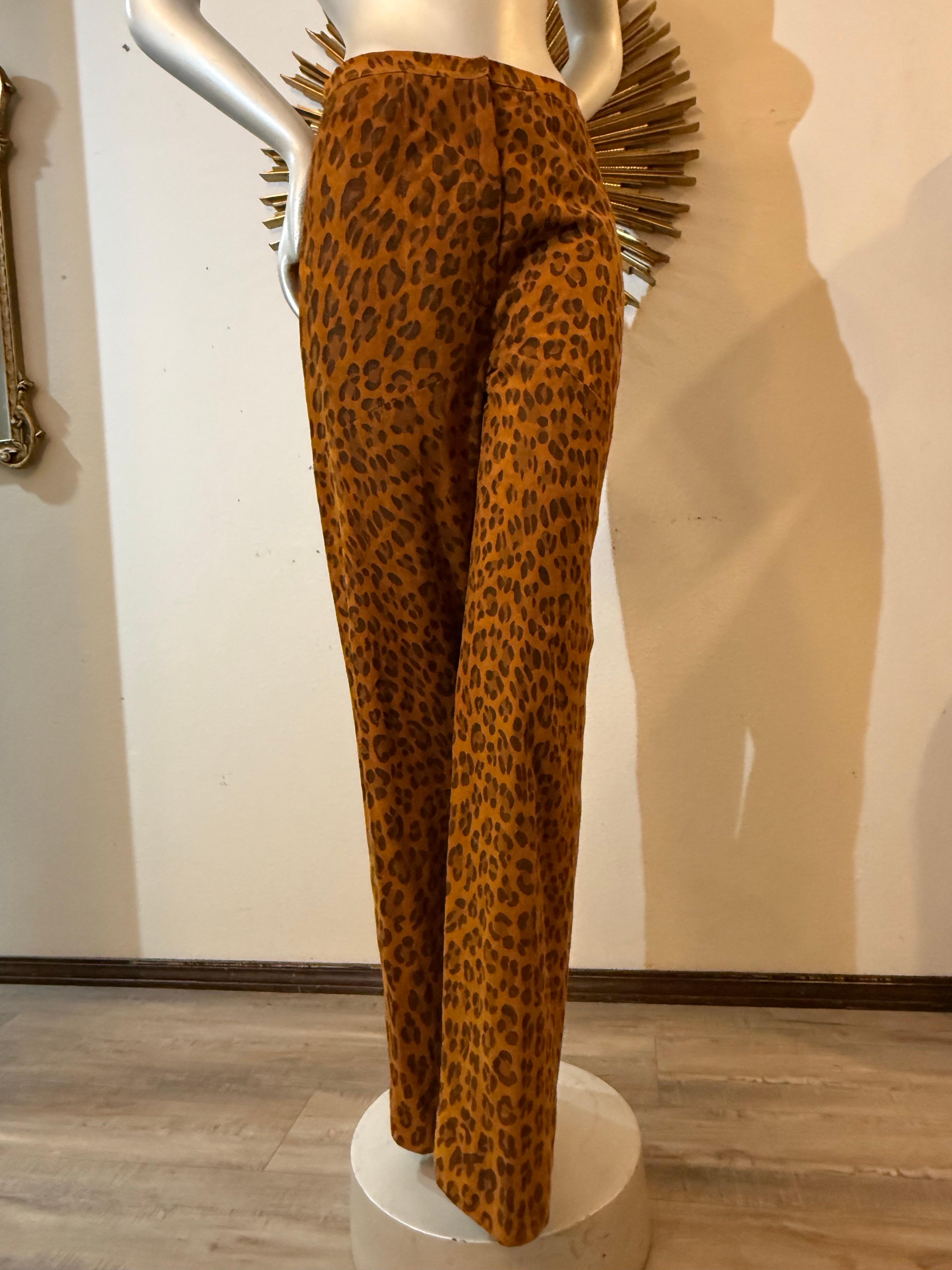 Pantalon évasé en daim léopard des années 1980, fait sur mesure Pour femmes en vente