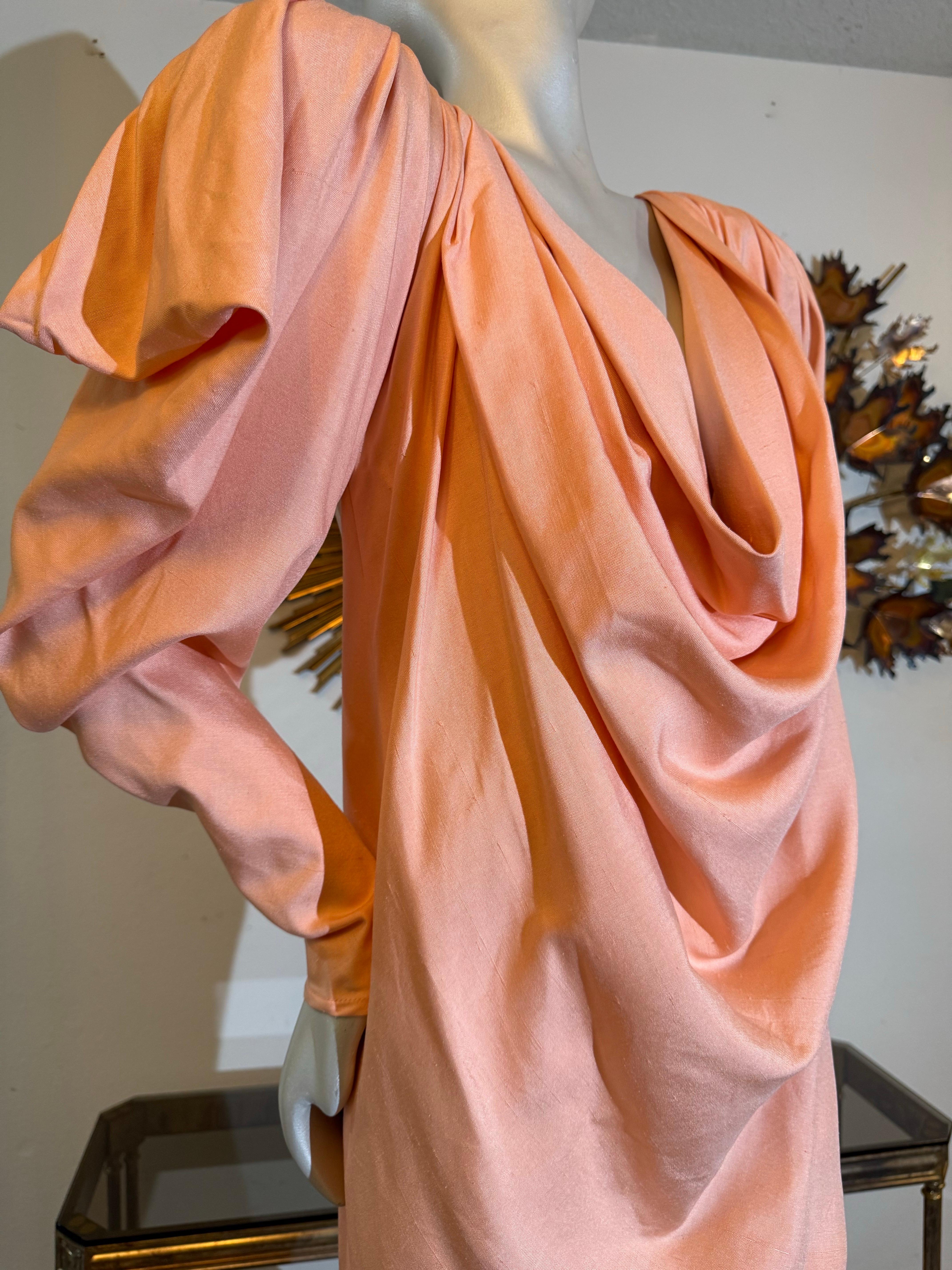 1980s Custom-Made Spring/Summer Peach Silk Drape Mini w Extreme Shoulders In Excellent Condition For Sale In Gresham, OR