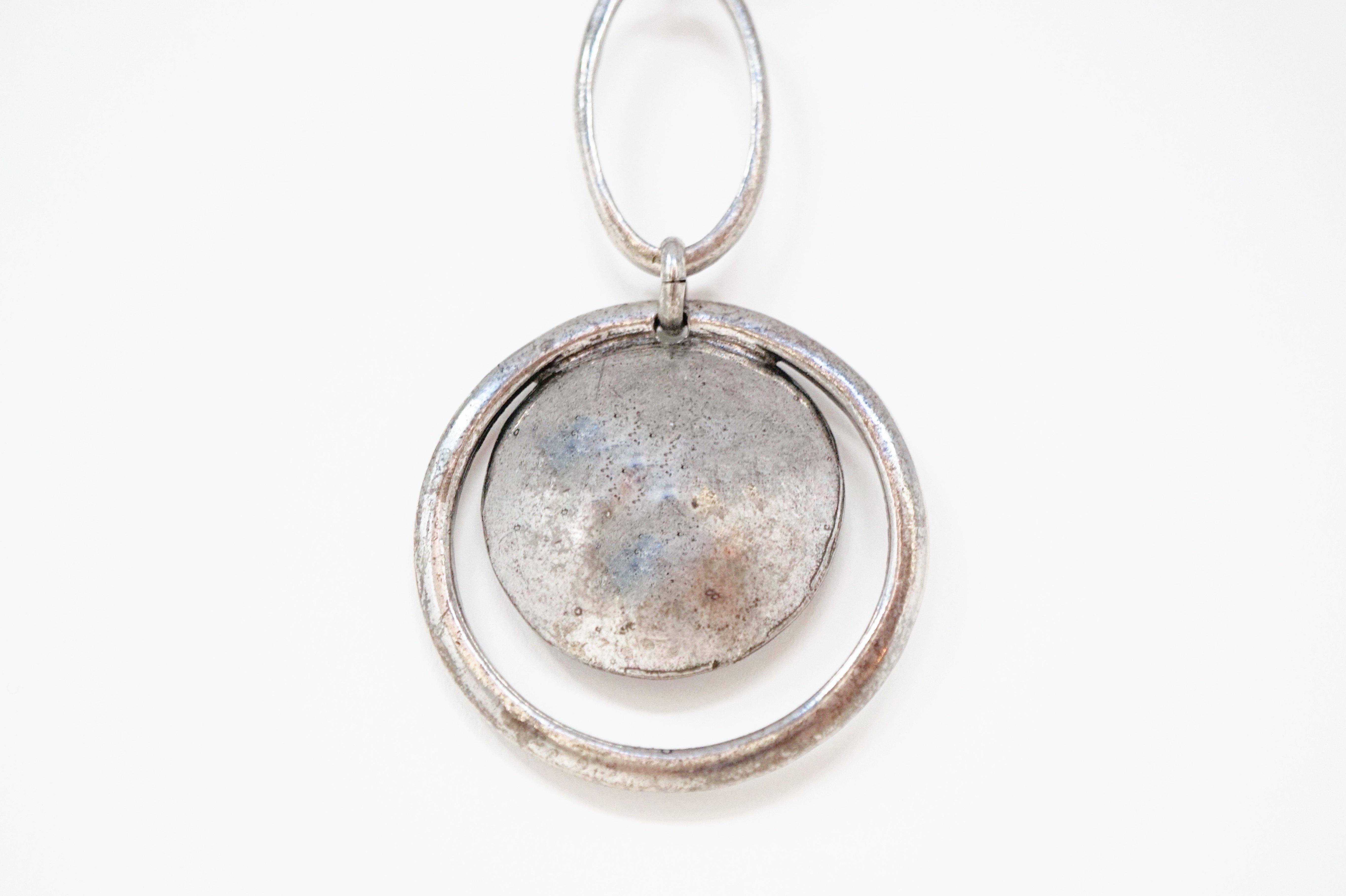 Collana a catena Cyclope Paris del 1980 con ciondolo martellato, firmata in vendita 3