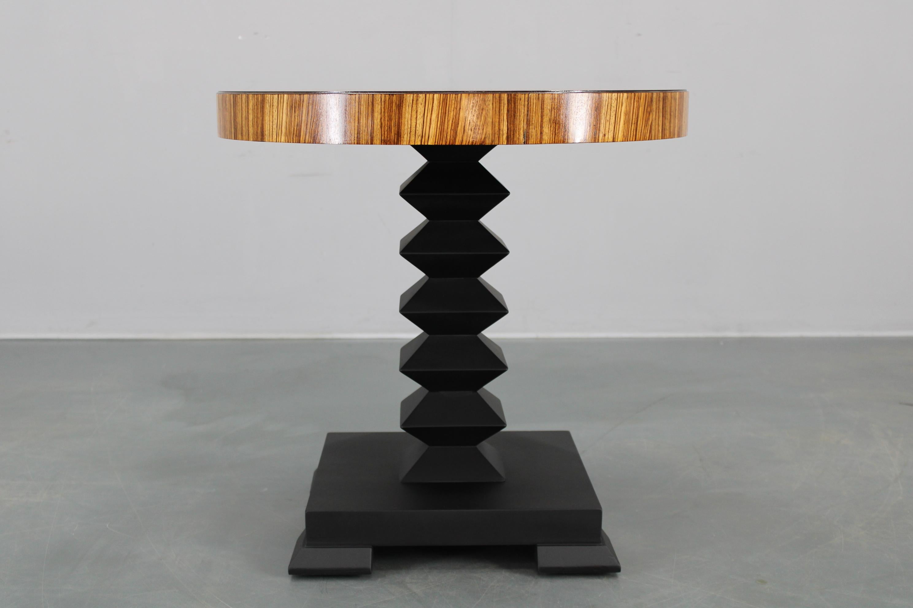 1980s Czechoslovakian Cubist Style Side Table, Veneer and Solid Wood In Good Condition For Sale In Praha, CZ