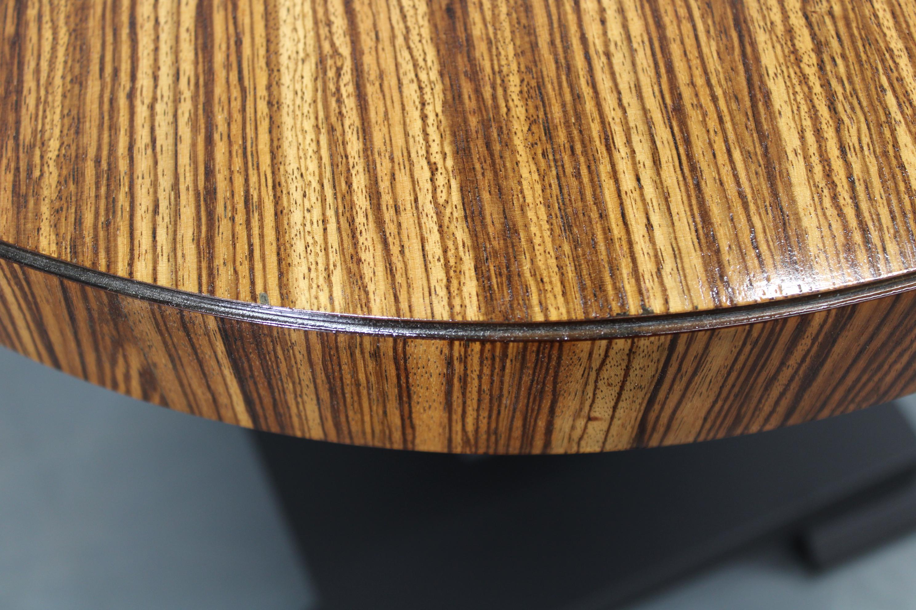 1980s Czechoslovakian Cubist Style Side Table, Veneer and Solid Wood For Sale 2