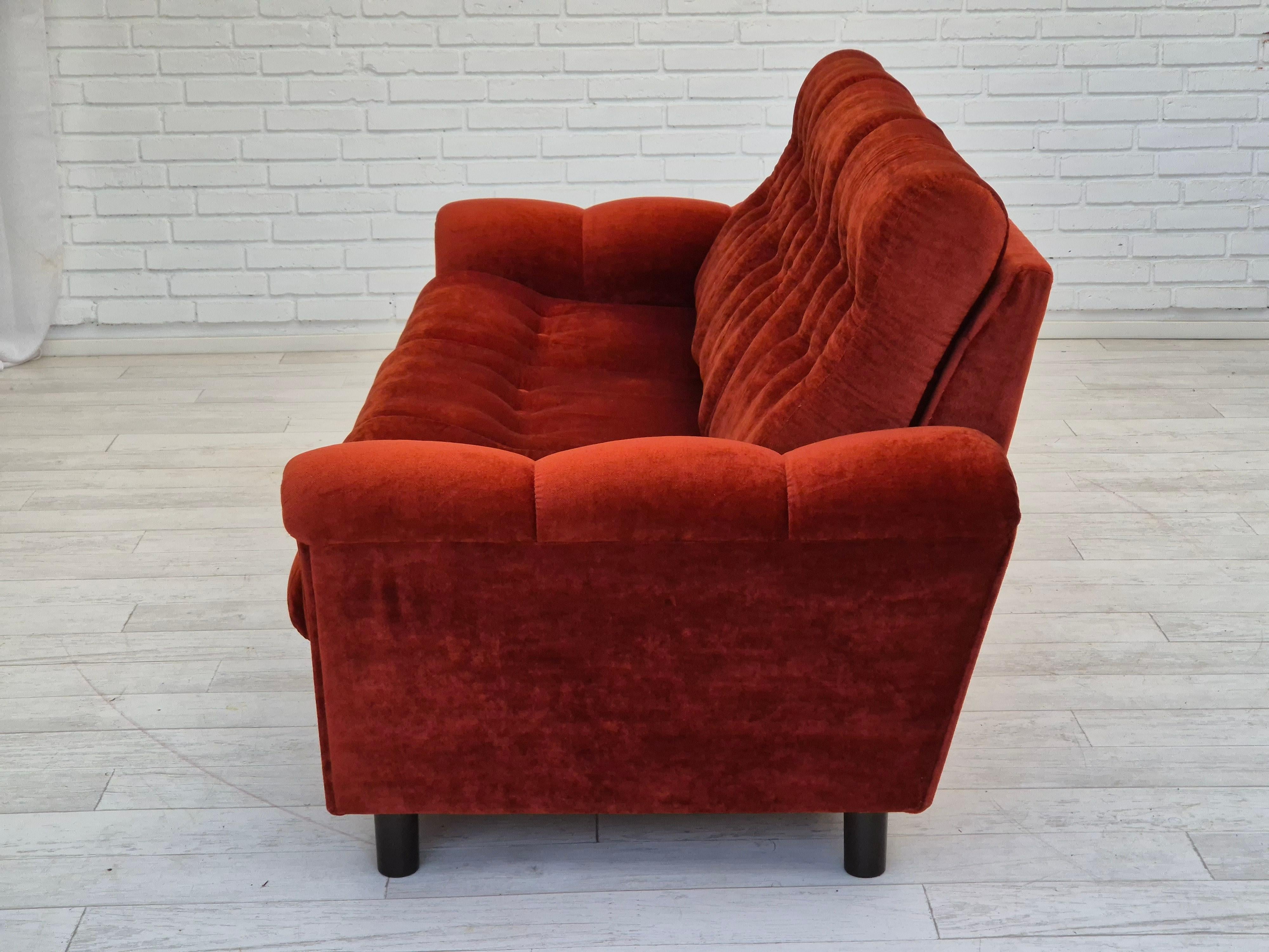 1980s, Danish 3 seater sofa, original very good condition, velour. For Sale 6