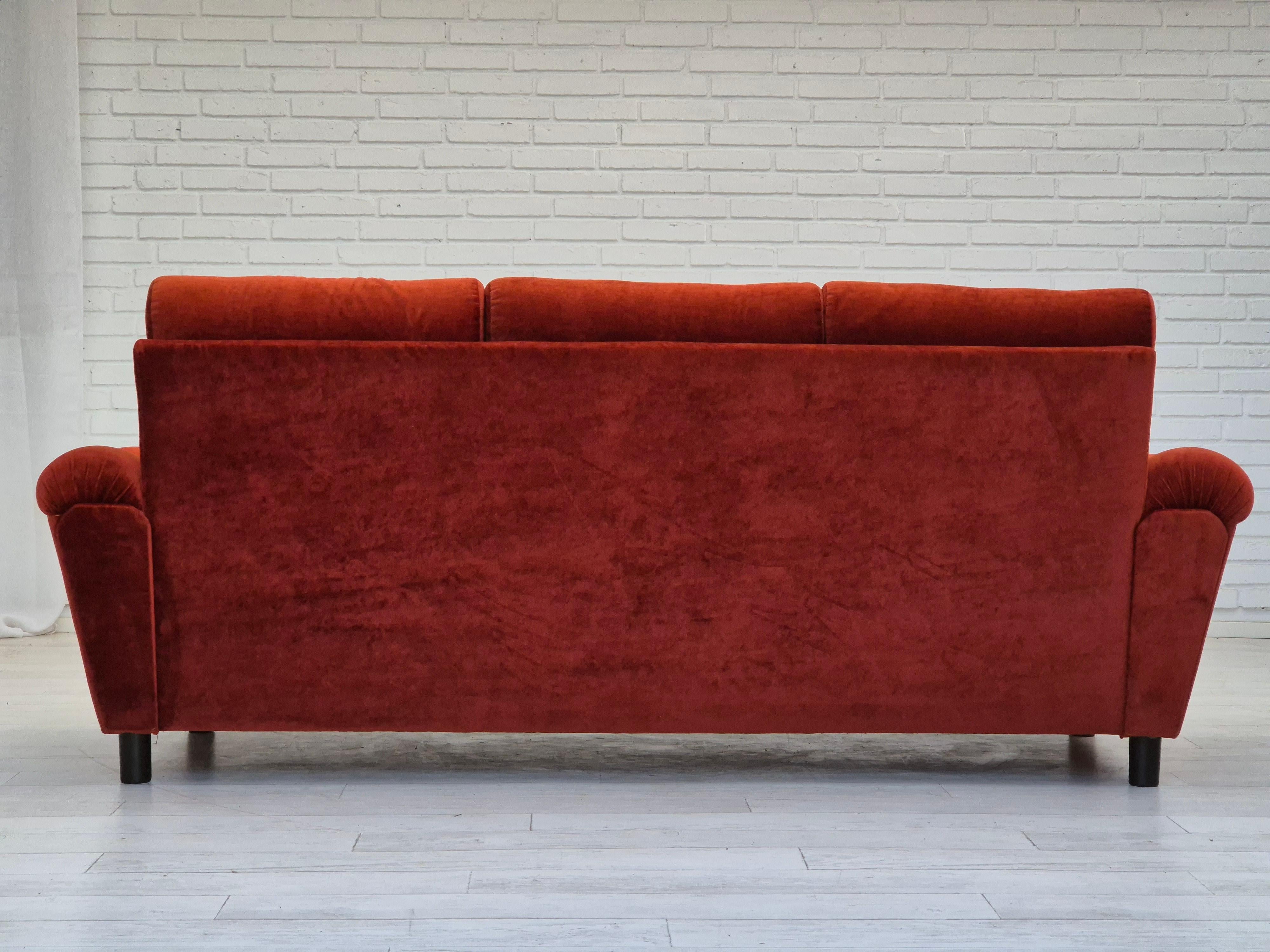 1980s, Danish 3 seater sofa, original very good condition, velour. For Sale 2