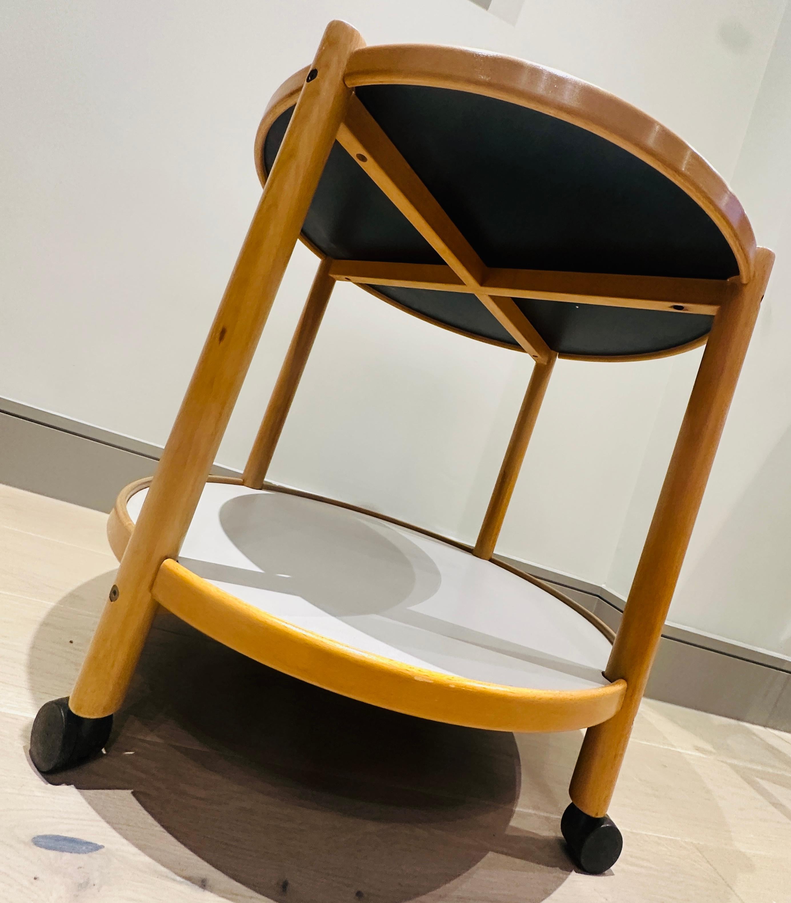 Tavolino per carrello portabevande danese degli anni '80 in beeche biondo stile Alvar Aalto In condizioni buone in vendita a London, GB
