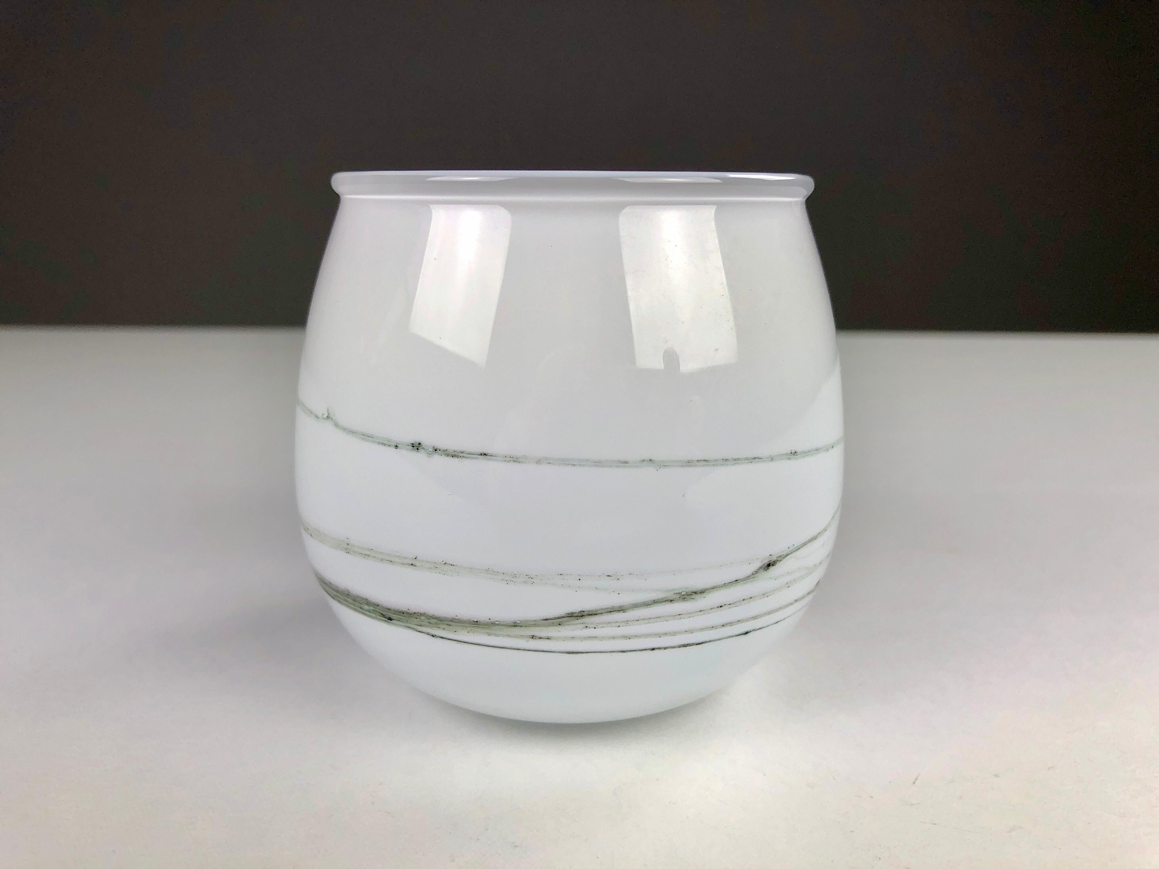 1980s Danish Glass Vase by Michael Bang for Holmegaard In Good Condition For Sale In Knebel, DK