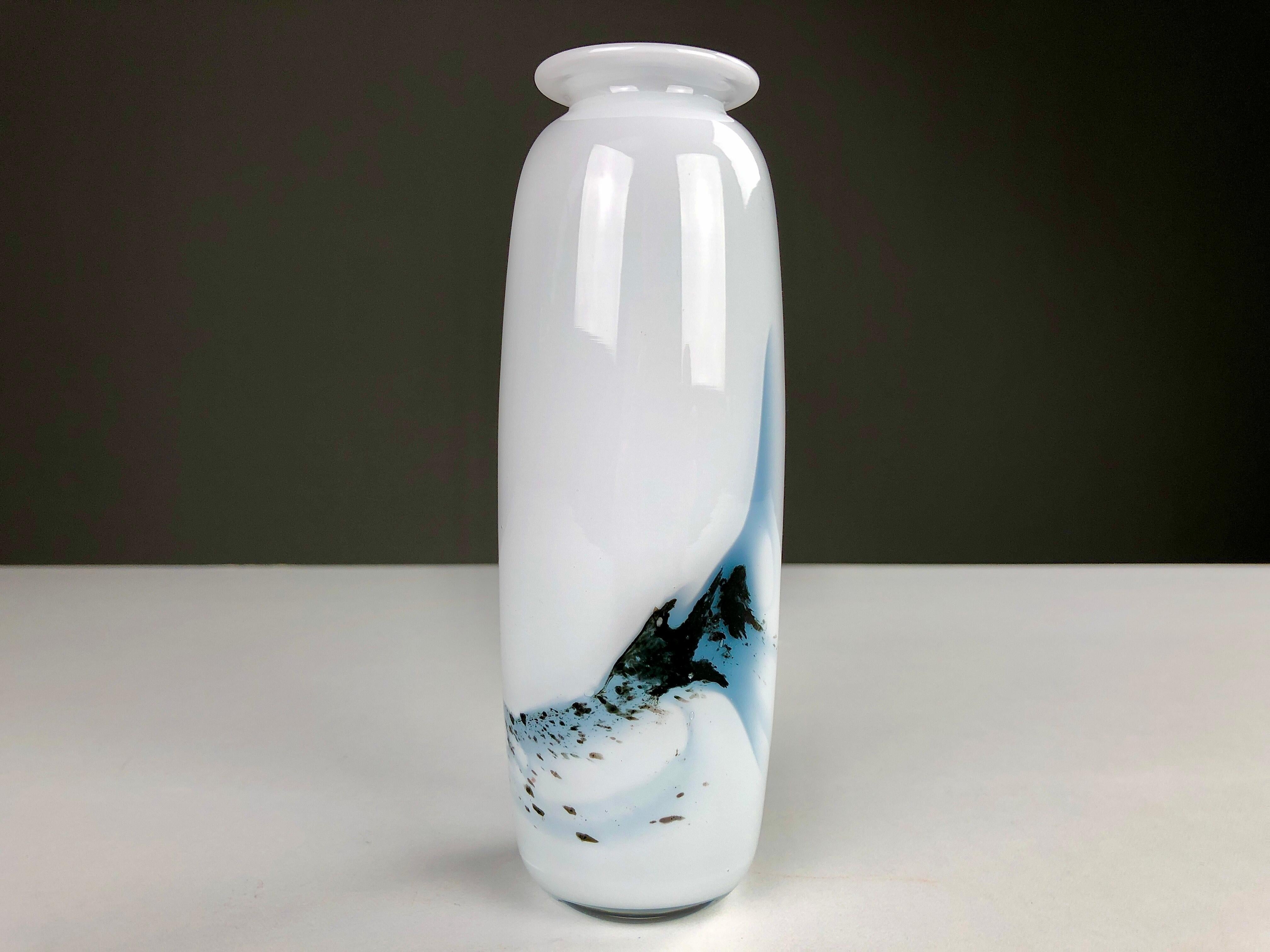 1980s Danish Glass Vase by Michael Bang for Holmegaard In Good Condition For Sale In Knebel, DK