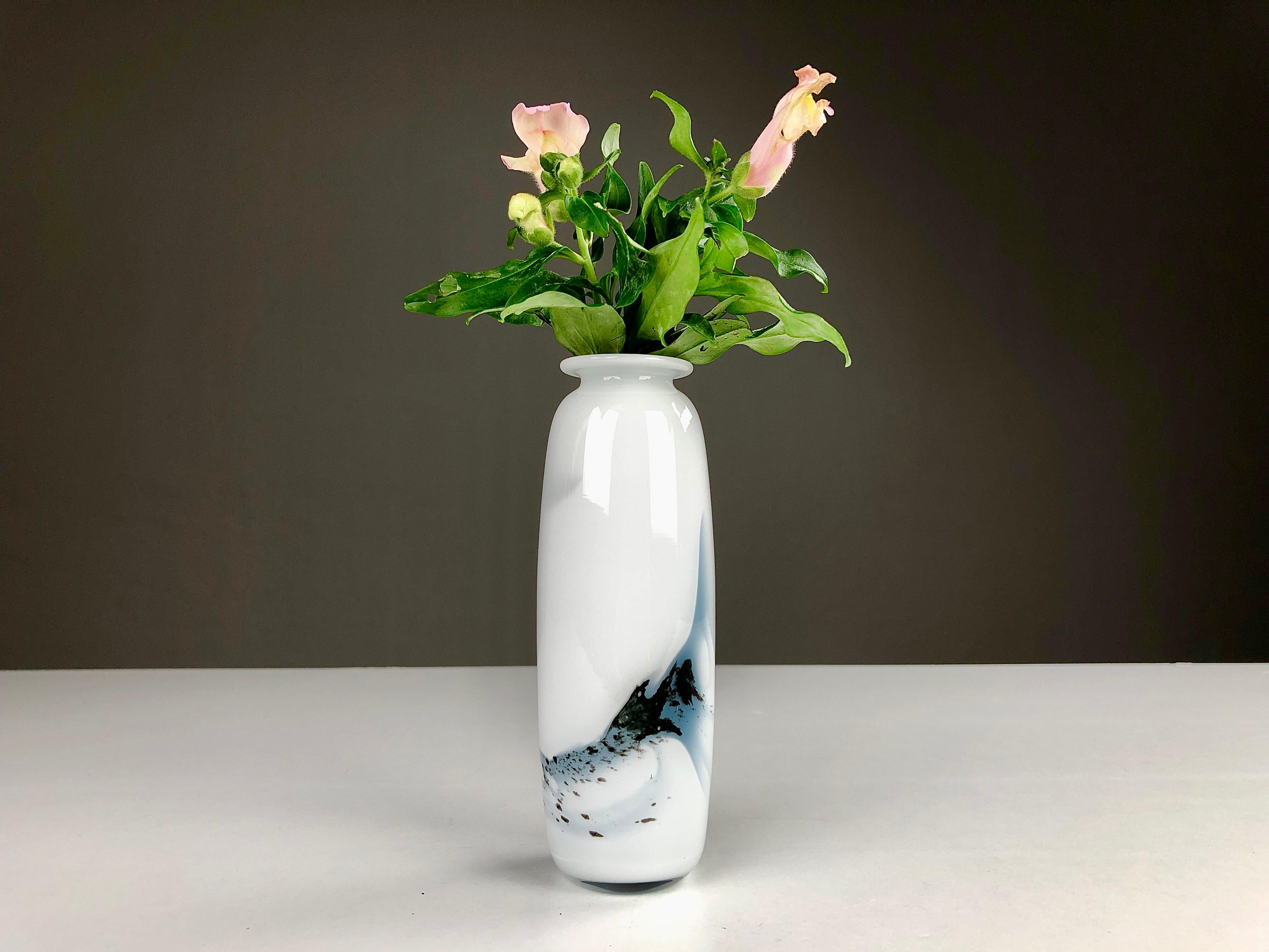 1980s Danish Glass Vase by Michael Bang for Holmegaard For Sale 4