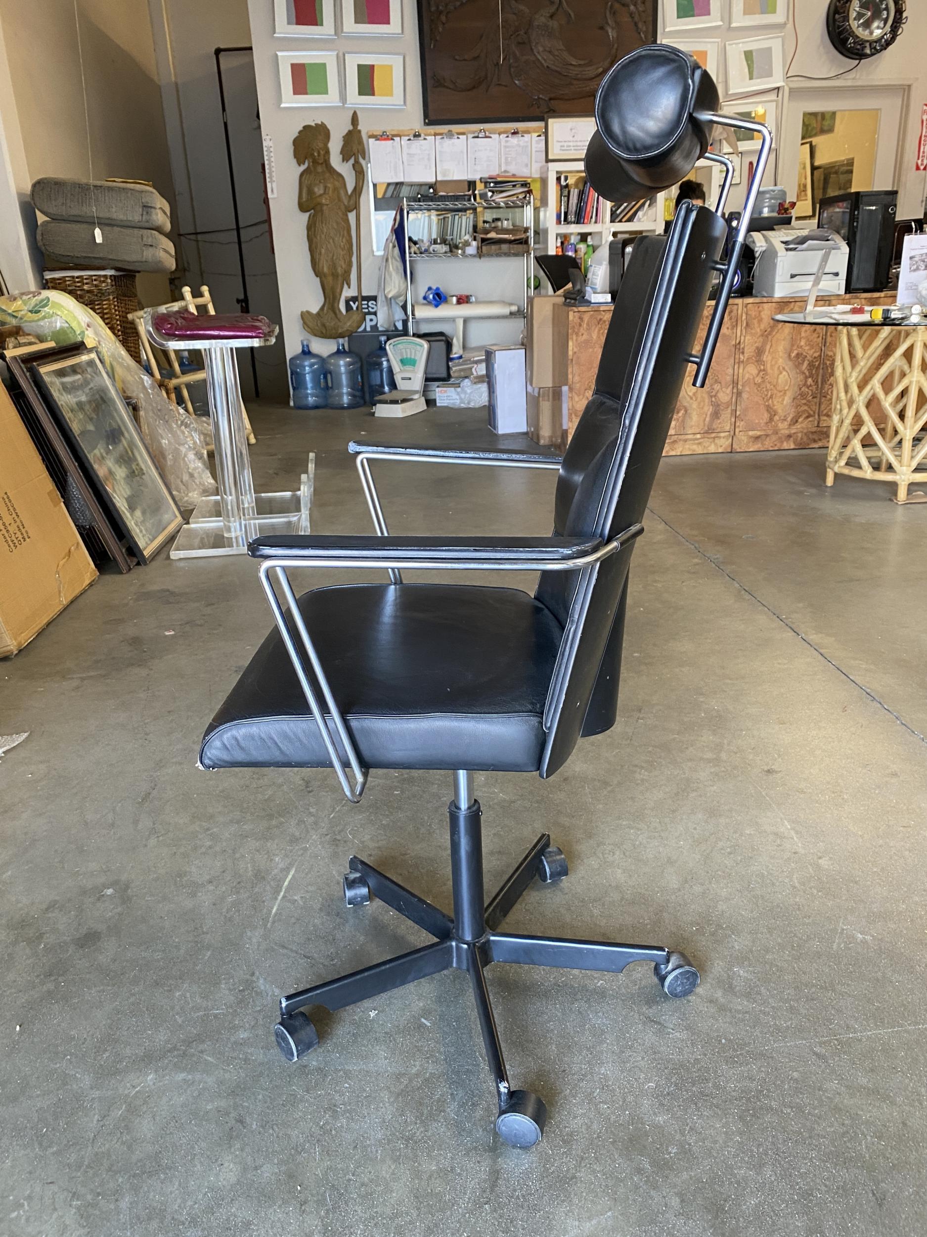 1980's Danish Modern Black and Chrome Executive Desk Chair by Kevi In Excellent Condition For Sale In Van Nuys, CA