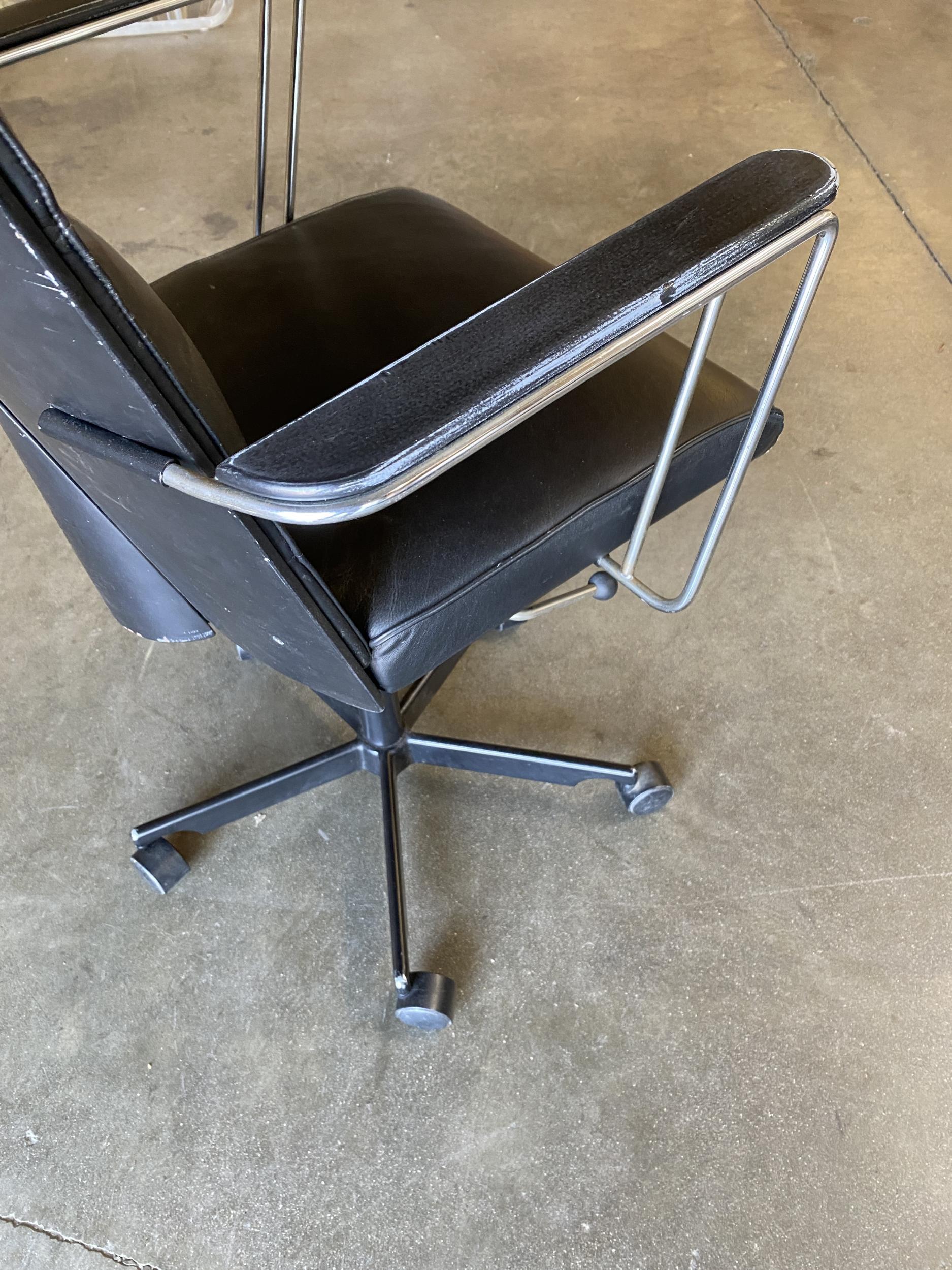 Metal 1980's Danish Modern Black and Chrome Executive Desk Chair by Kevi For Sale