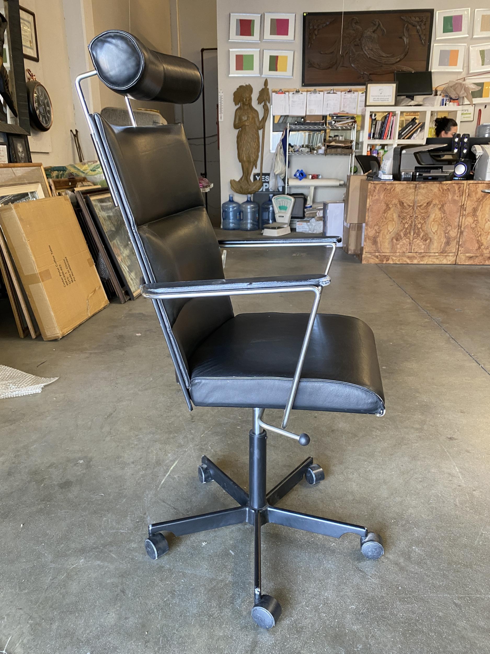 1980's Danish Modern Black and Chrome Executive Desk Chair by Kevi For Sale 2