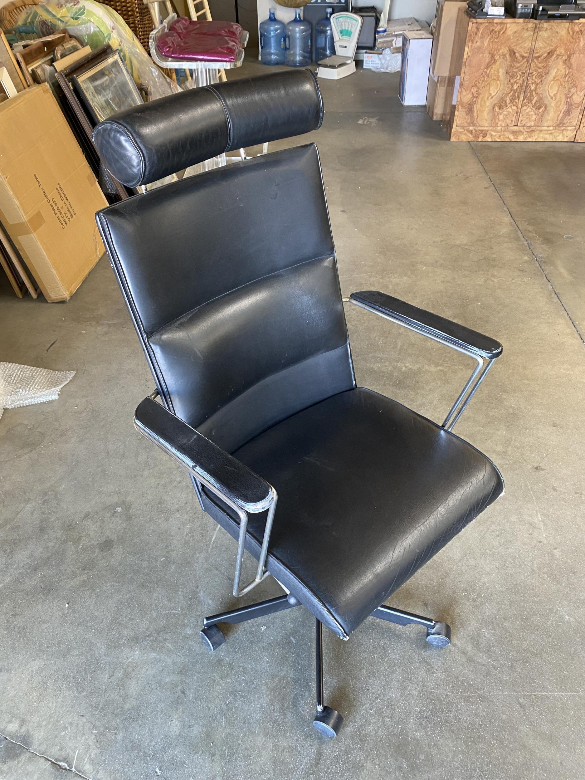 1980's Danish Modern Black and Chrome Executive Desk Chair by Kevi For Sale 3