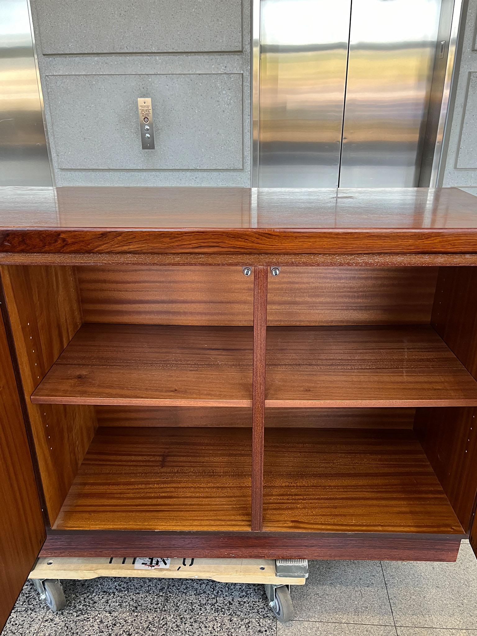 Fine XX secolo Credenza moderna danese degli anni '80 in palissandro di Drylund in vendita