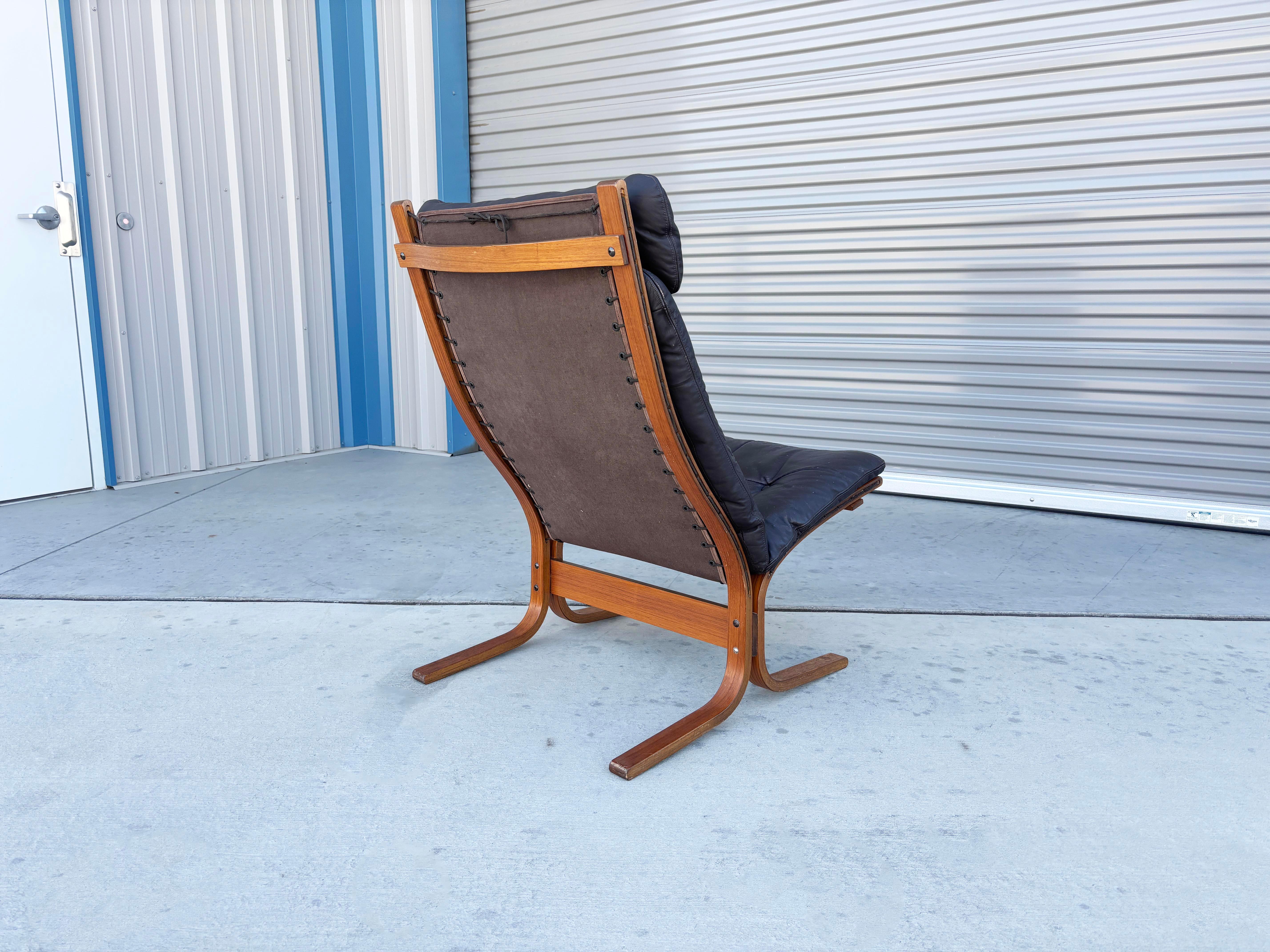 Ensemble chaise longue et pouf 