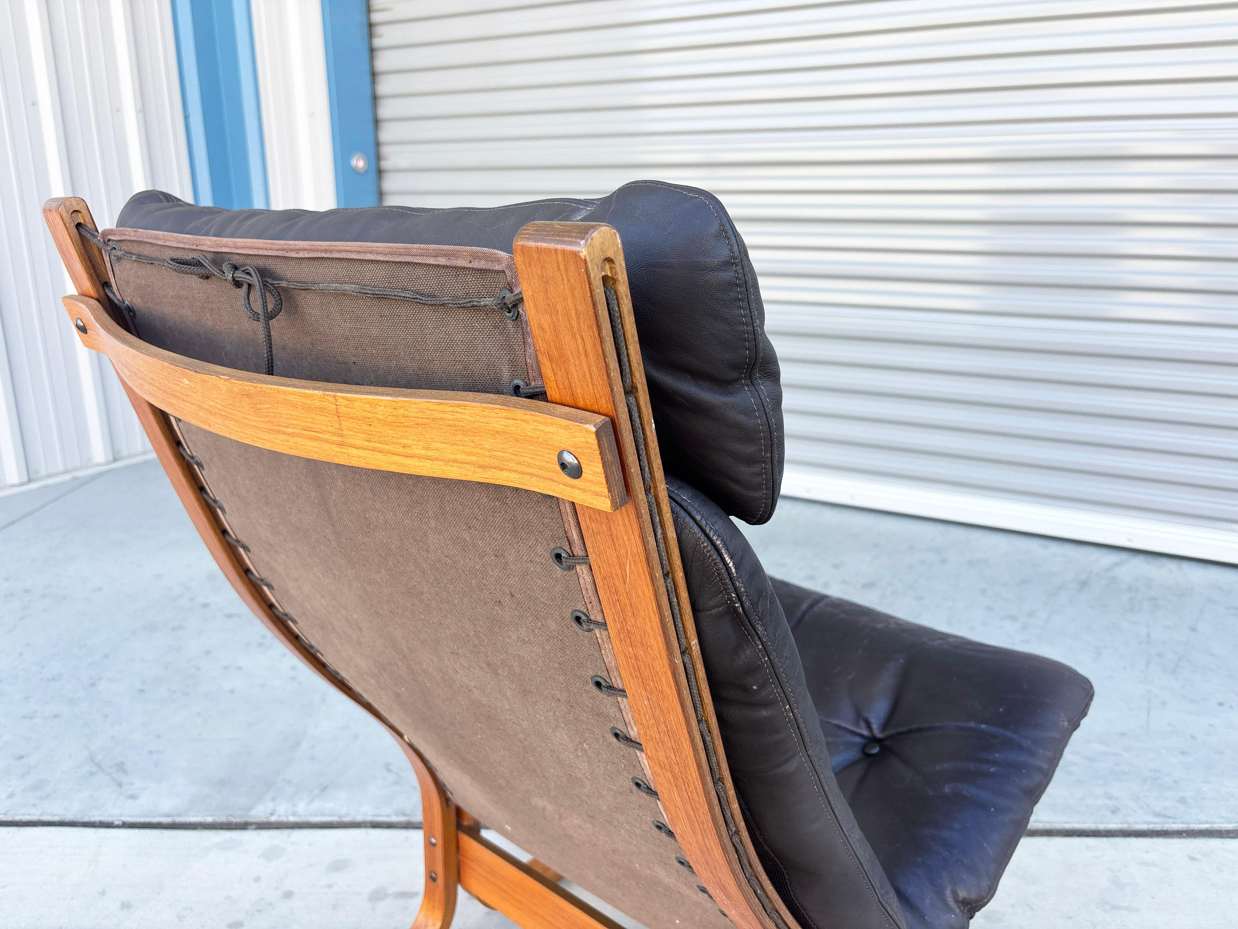Ensemble chaise longue et pouf 