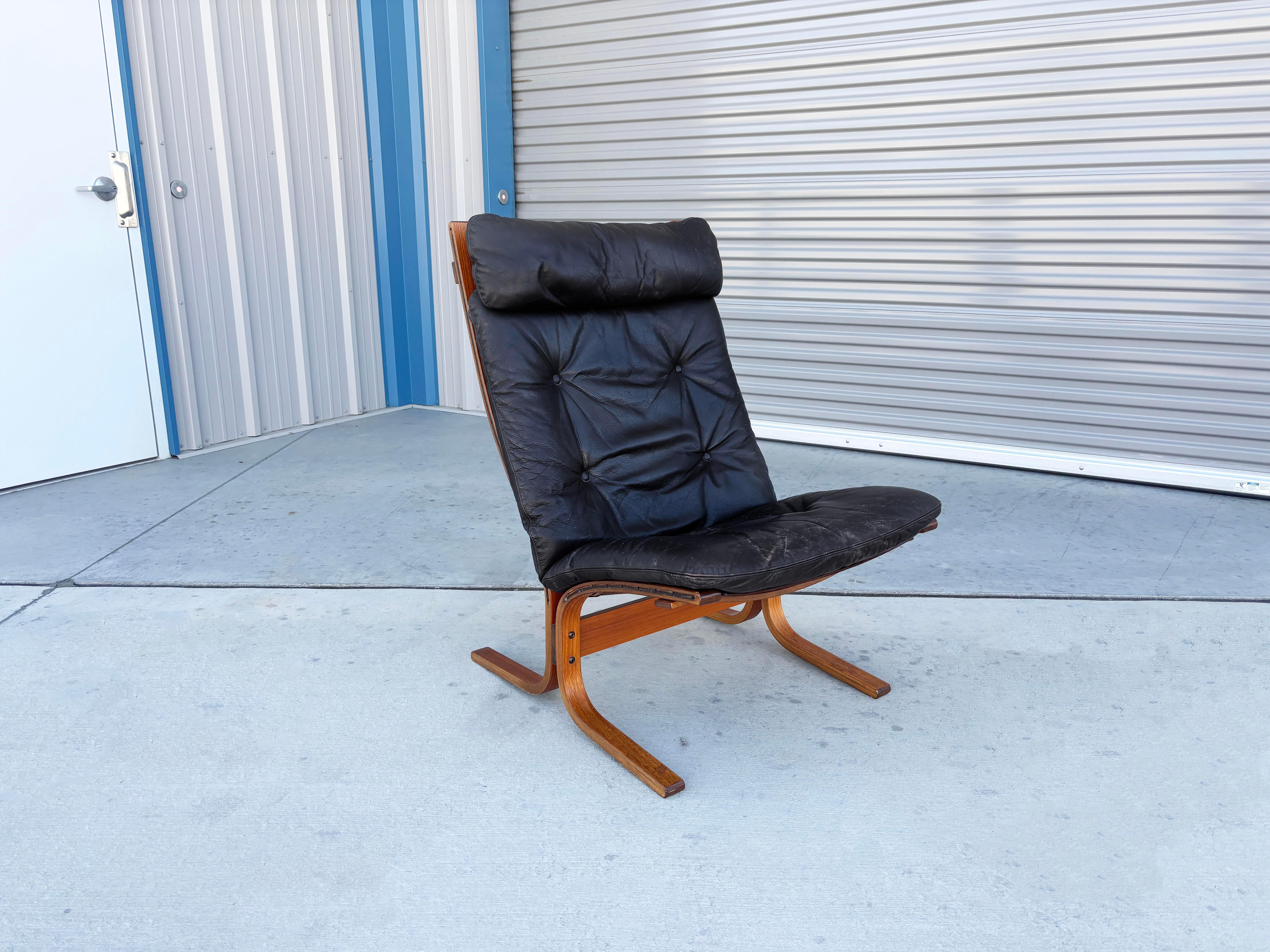 Fin du 20e siècle Ensemble chaise longue et pouf 