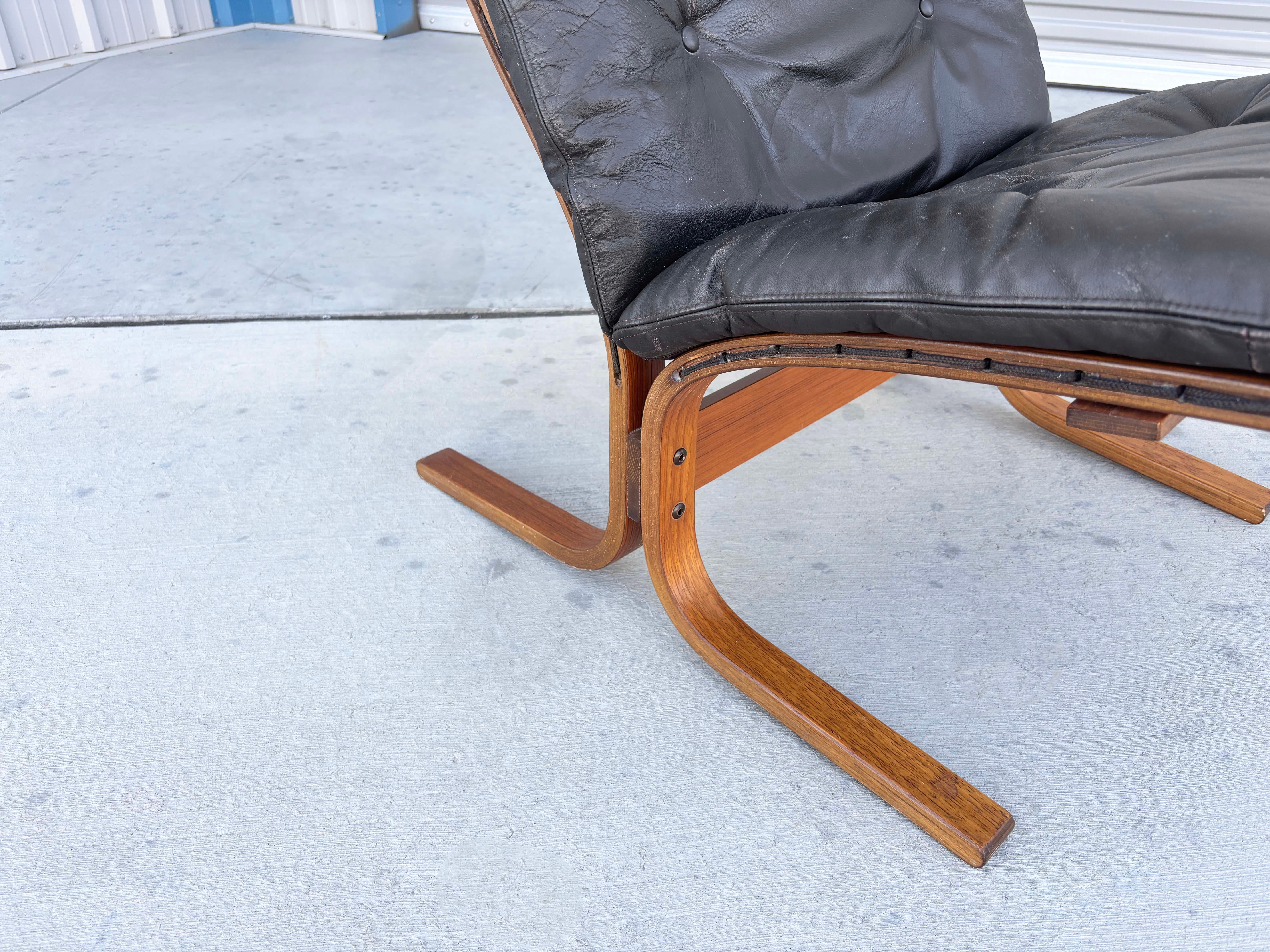 Ensemble chaise longue et pouf 
