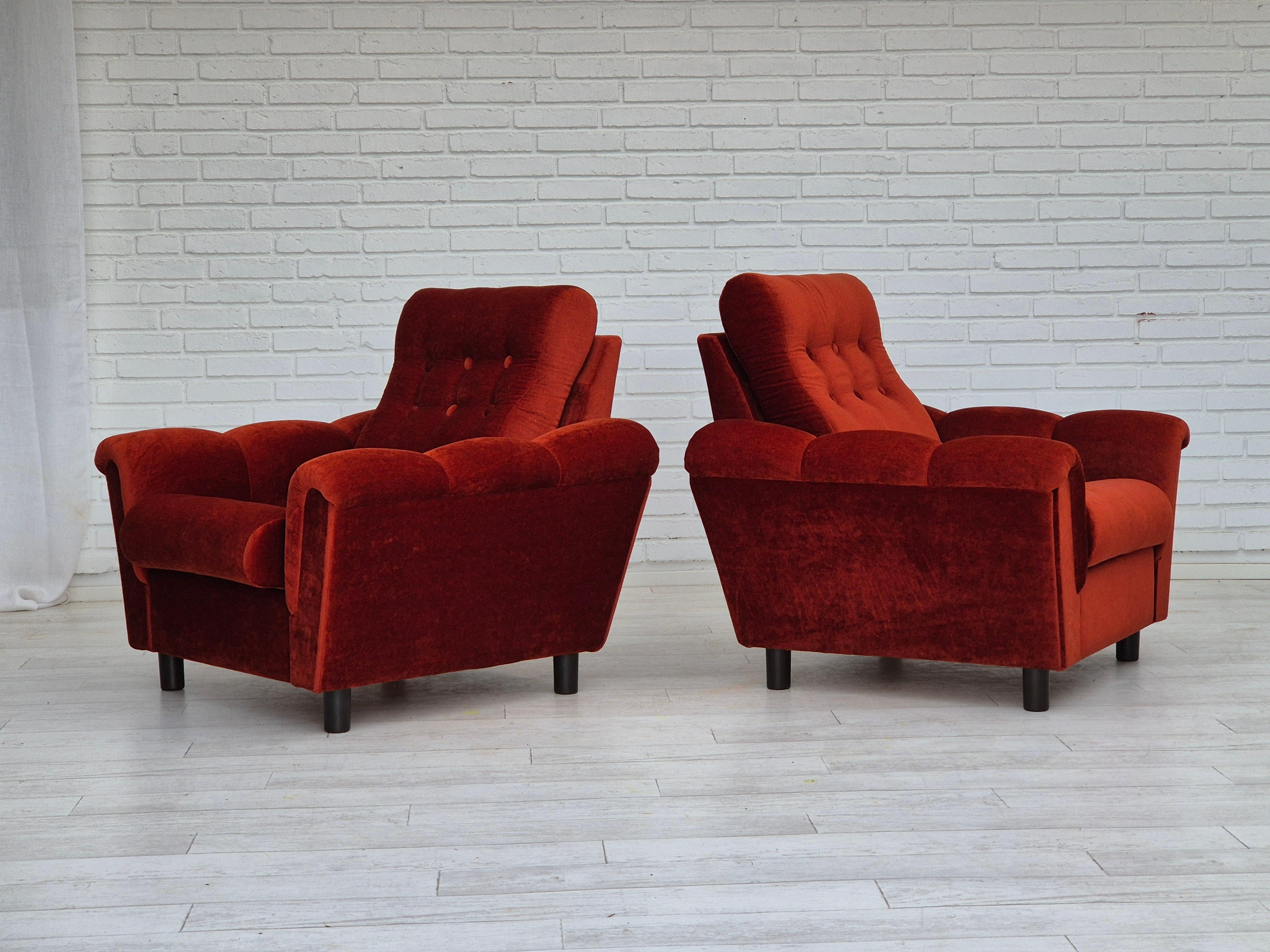 Scandinavian Modern 1980s, Danish relax armchair in original very good condition, velour. For Sale