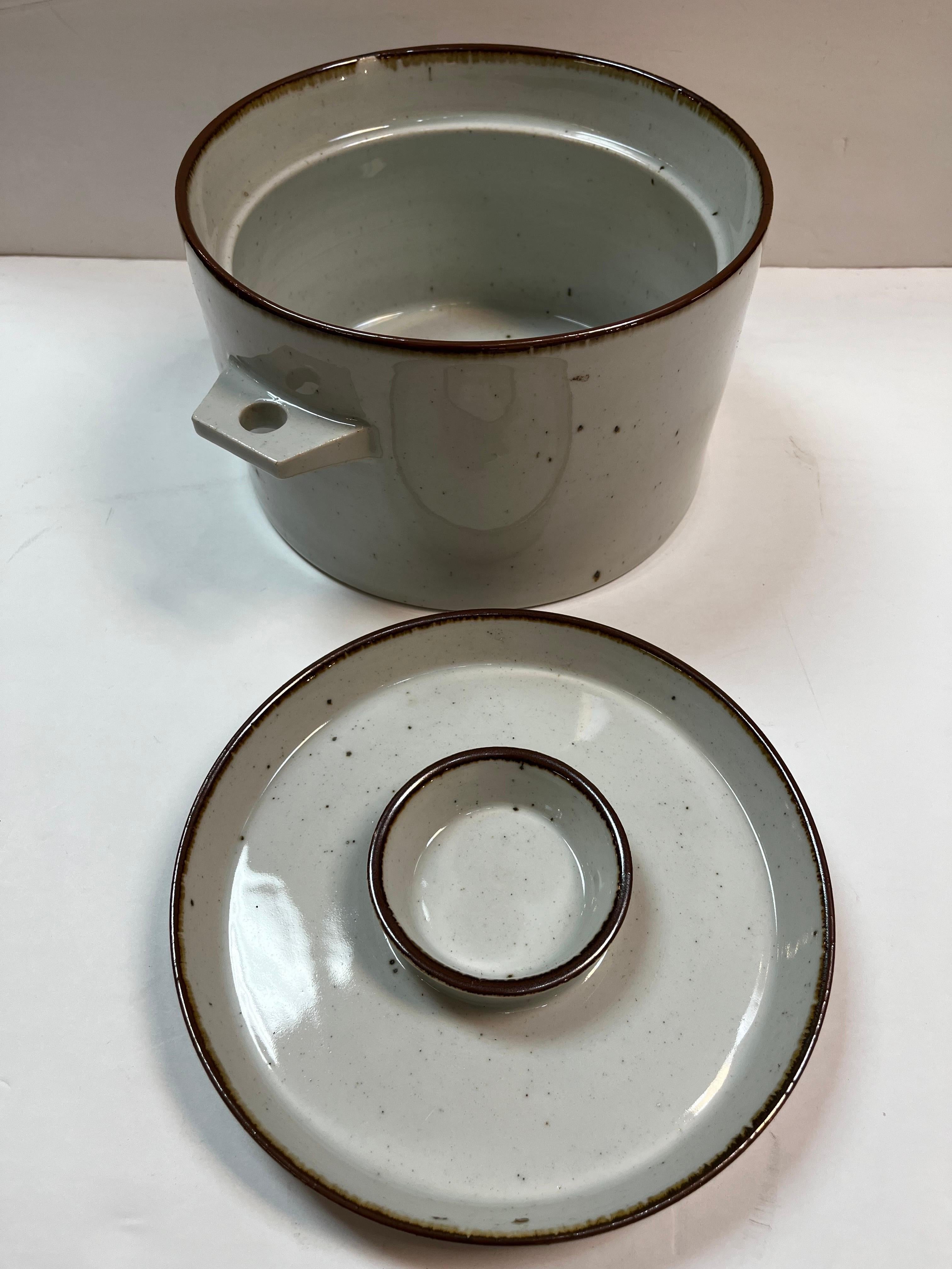 1980s Dansk Denmark Brown Mist Covered Casserole Serving Dish by Niels Refsgaard In Good Condition For Sale In Atlanta, GA