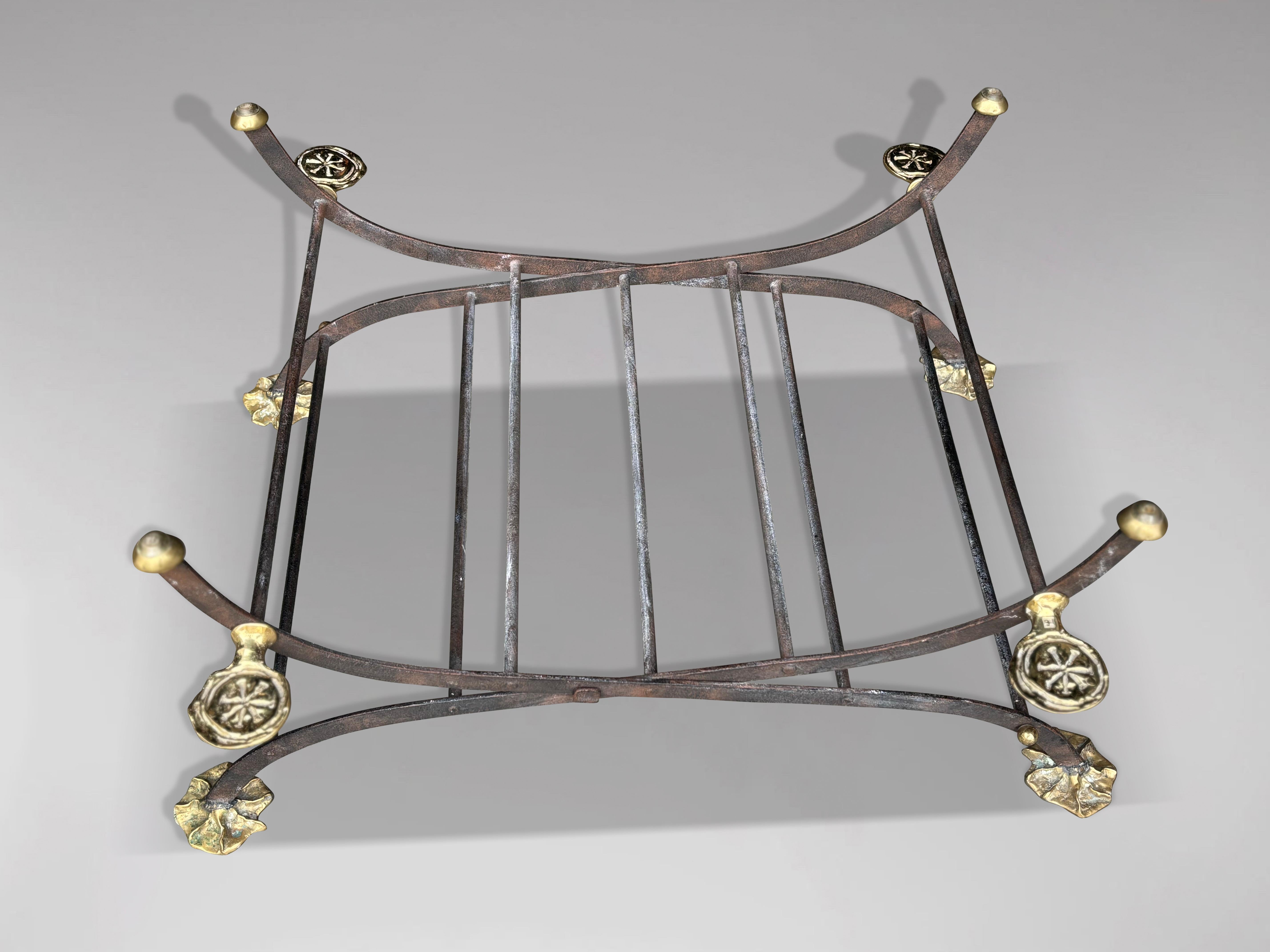 Espagnol Table basse en laiton et verre signée David Marshall, années 1980 en vente