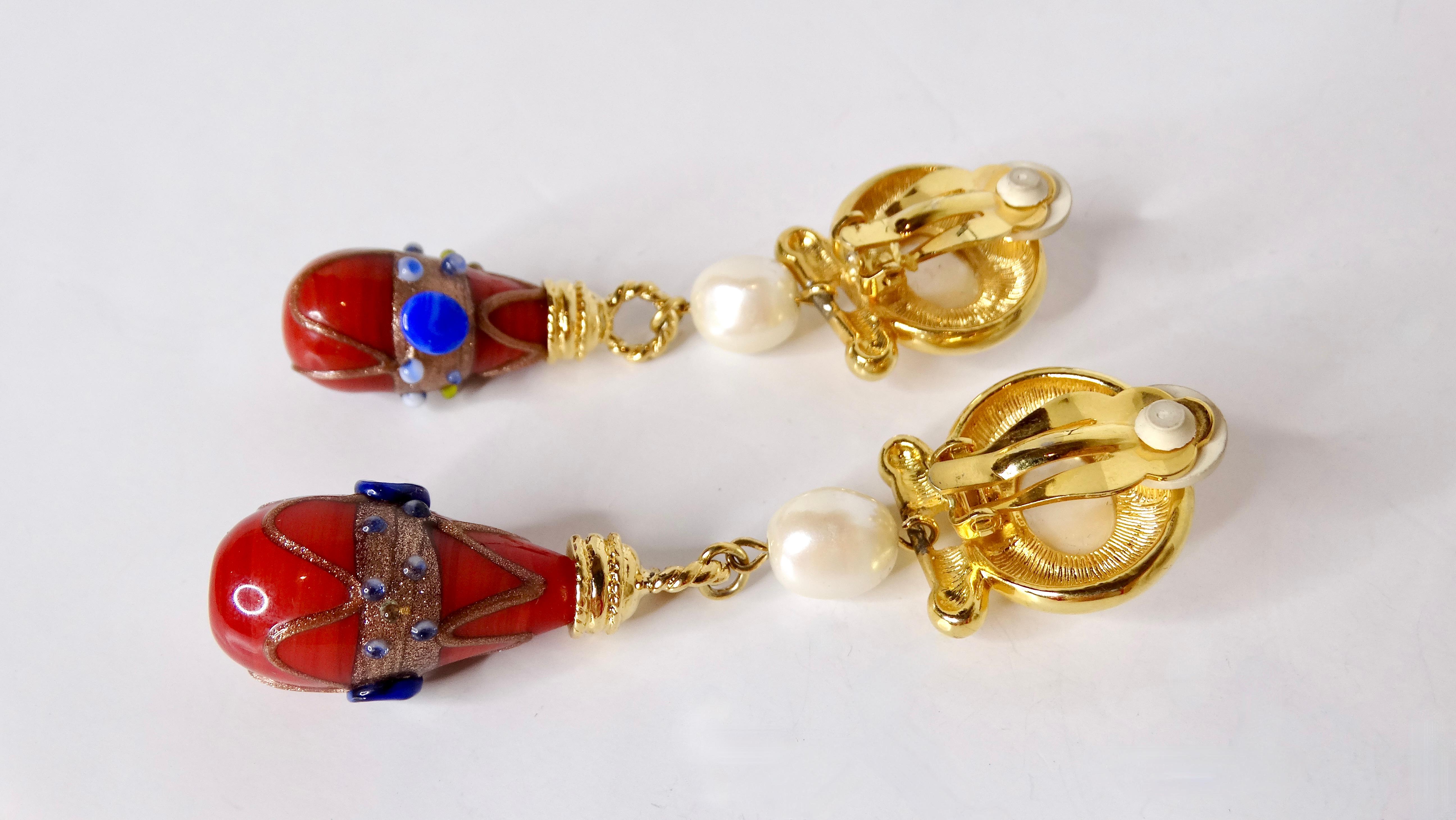 Donna Orecchini a goccia in costume con perle placcate in oro 18 carati degli anni '80 ispirati a David Webb in vendita