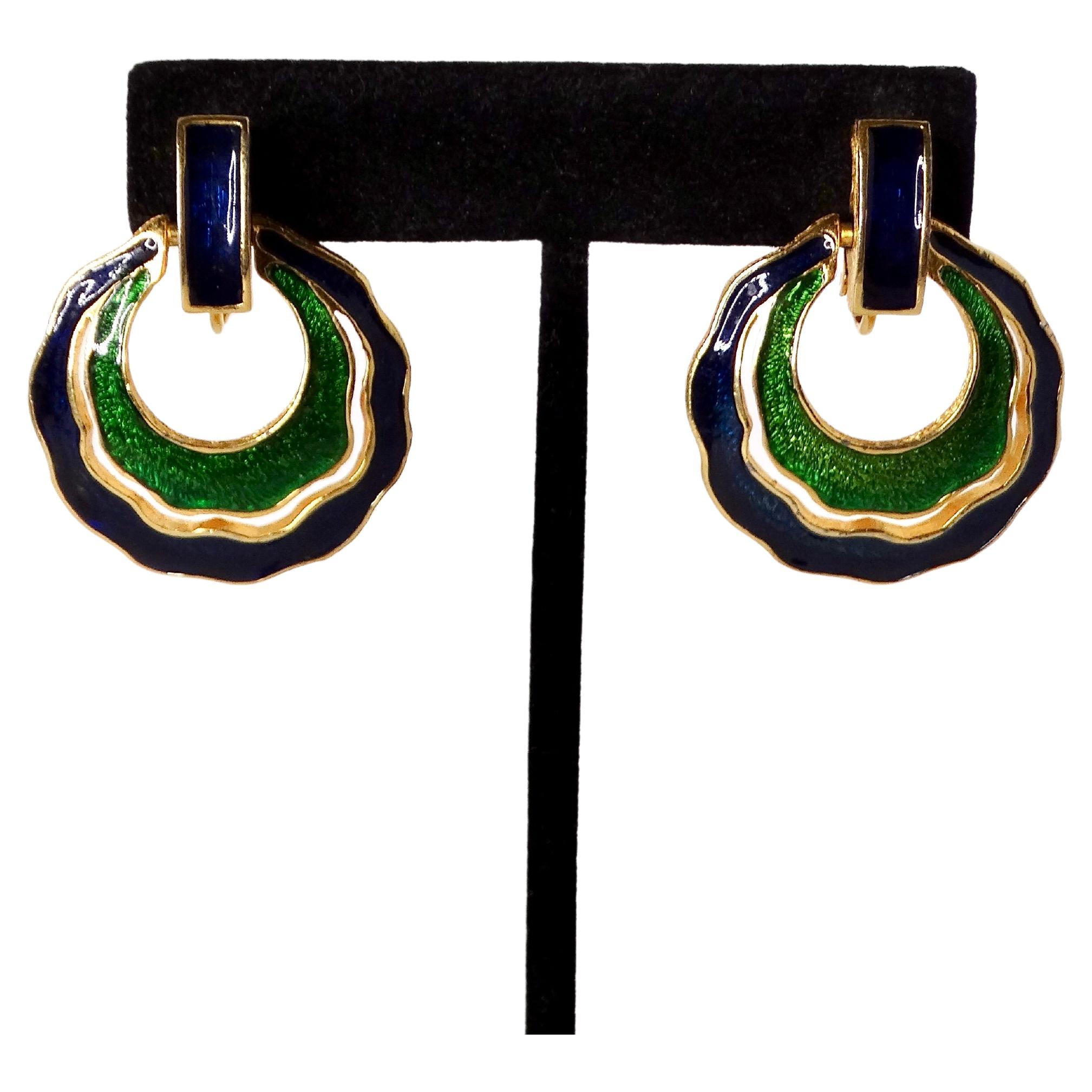 Donna Orecchini degli anni '80 di David Webb con smalto blu e verde placcato oro 18k in vendita
