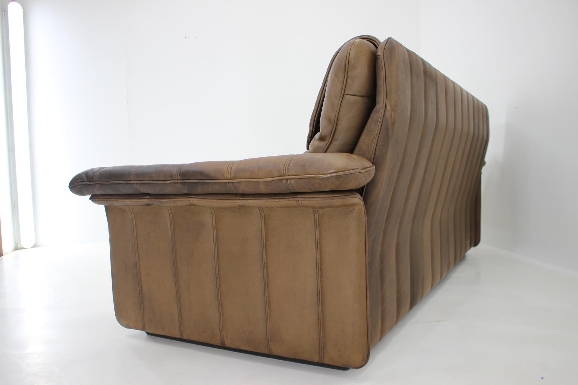 1980s De Sede Exclusive Brown Leather Sofa, Switzerland For Sale 4